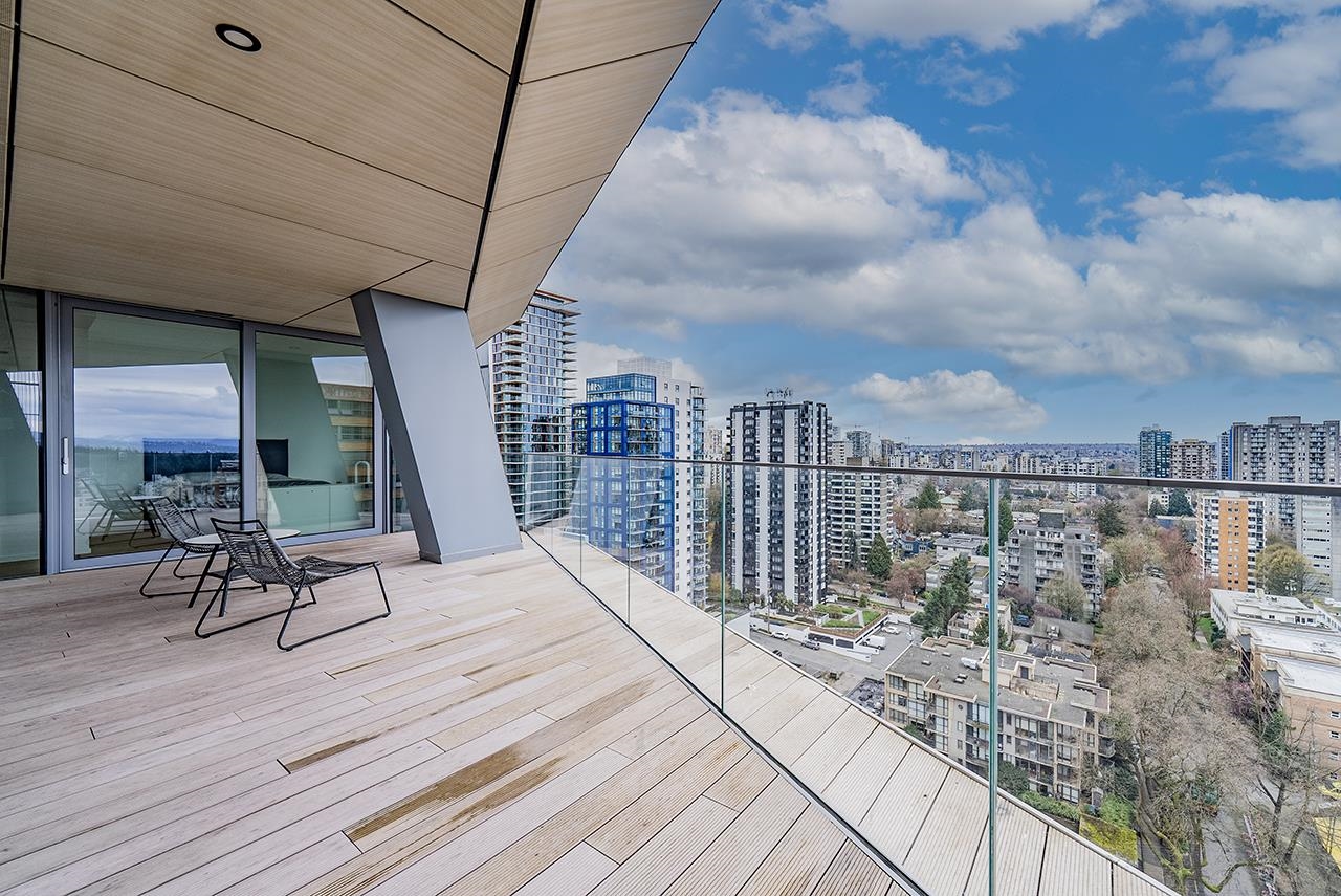 1568 Alberni St #1901, Vancouver, BC V6G 0E3