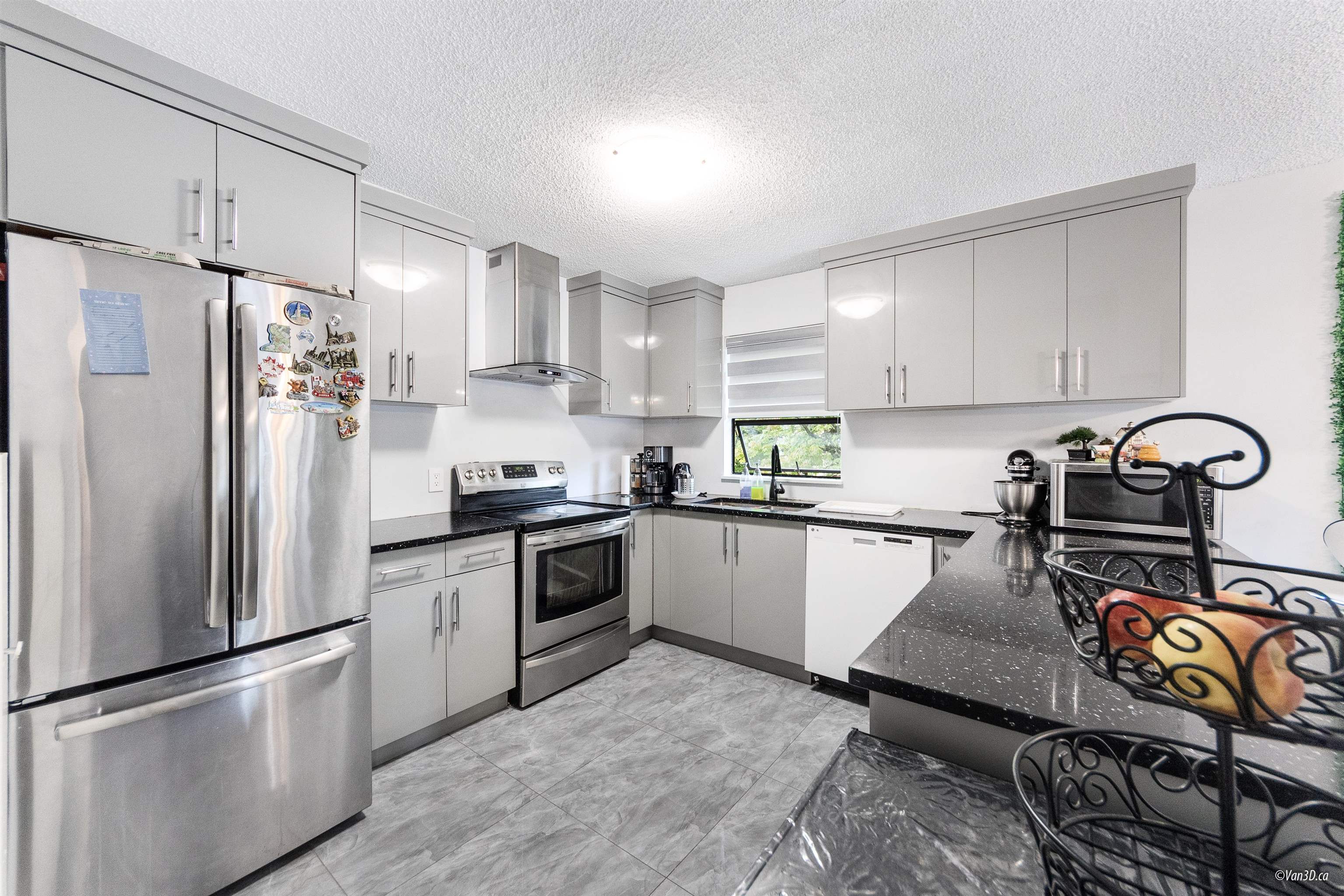 7131 133a Street #203, Surrey, BC V2W 8A1