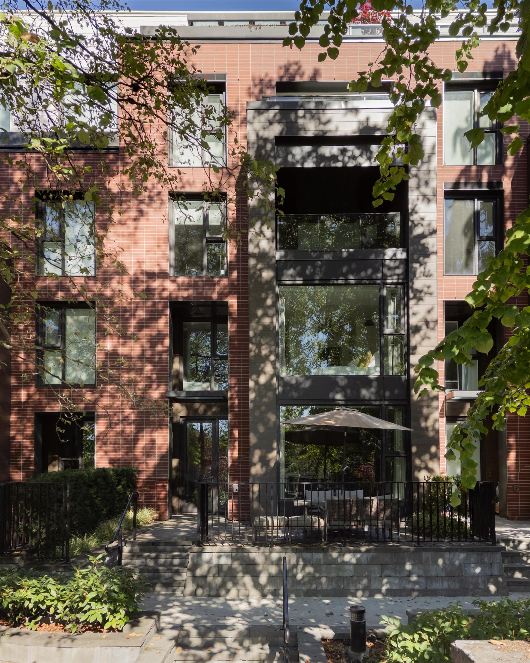 1577 West 57th Avenue, Vancouver, BC V6P 0H7