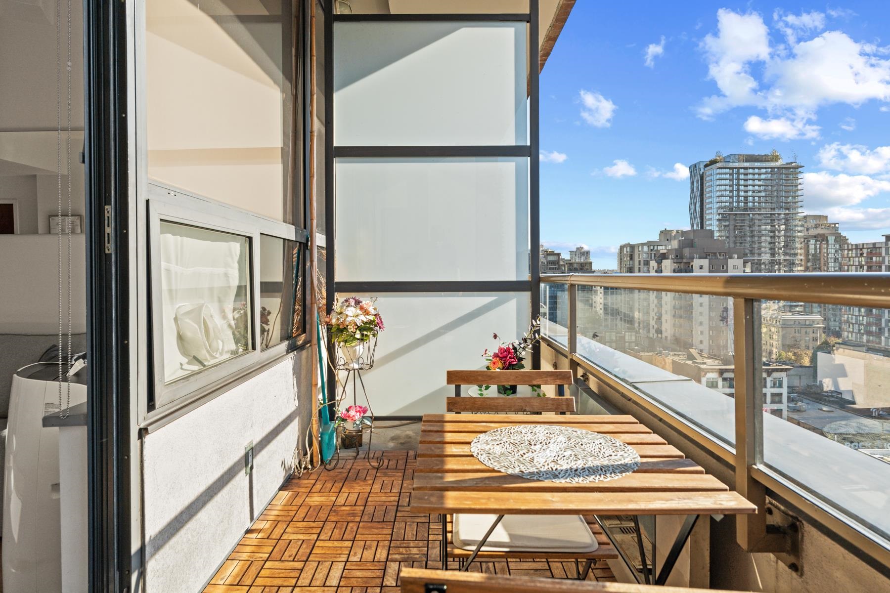 1010 Howe Street #910, Vancouver, BC V6Z 1P5