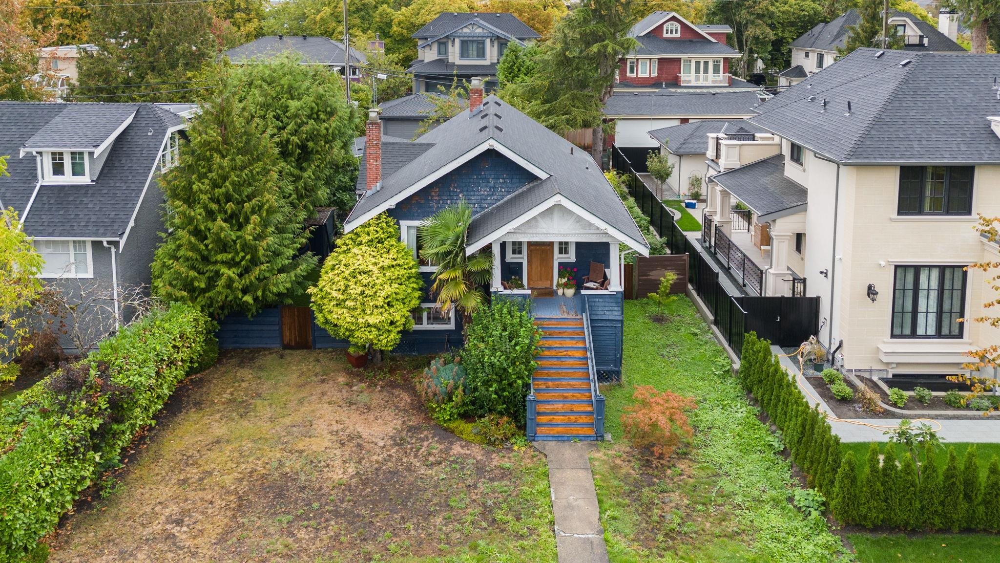 2027 West 44th Avenue, Vancouver, BC V6M 2G1