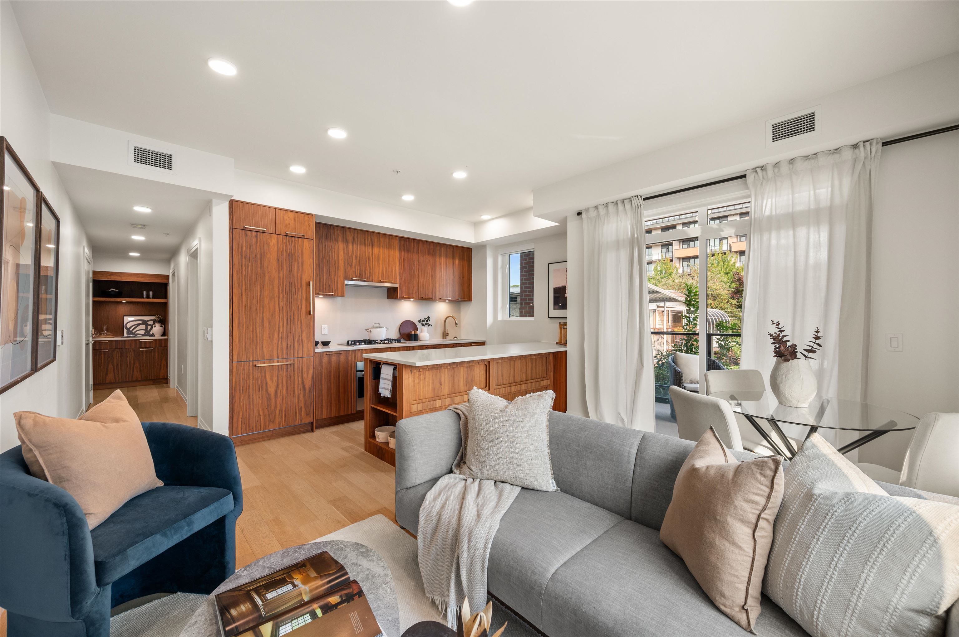 2550 Garden Drive #213, Vancouver, BC V5N 4X6
