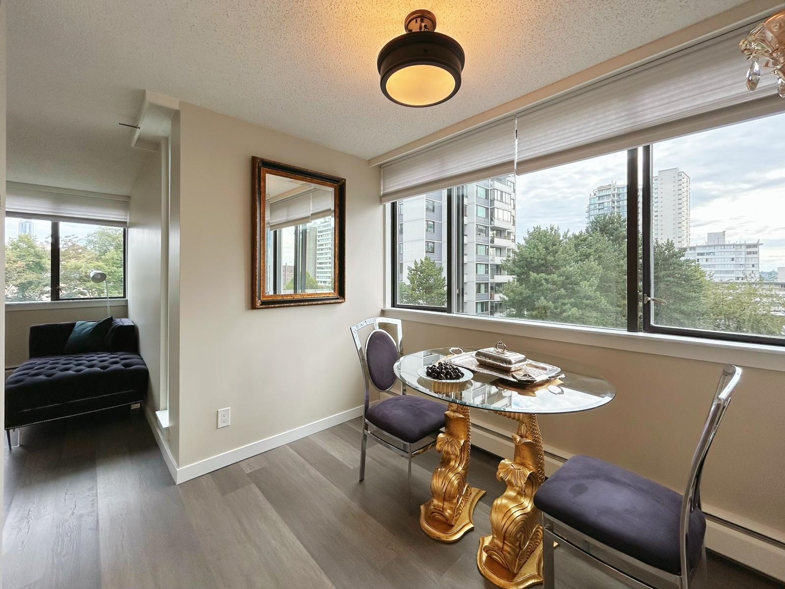 1740 Comox Street #606, Vancouver, BC V6G 2Z1