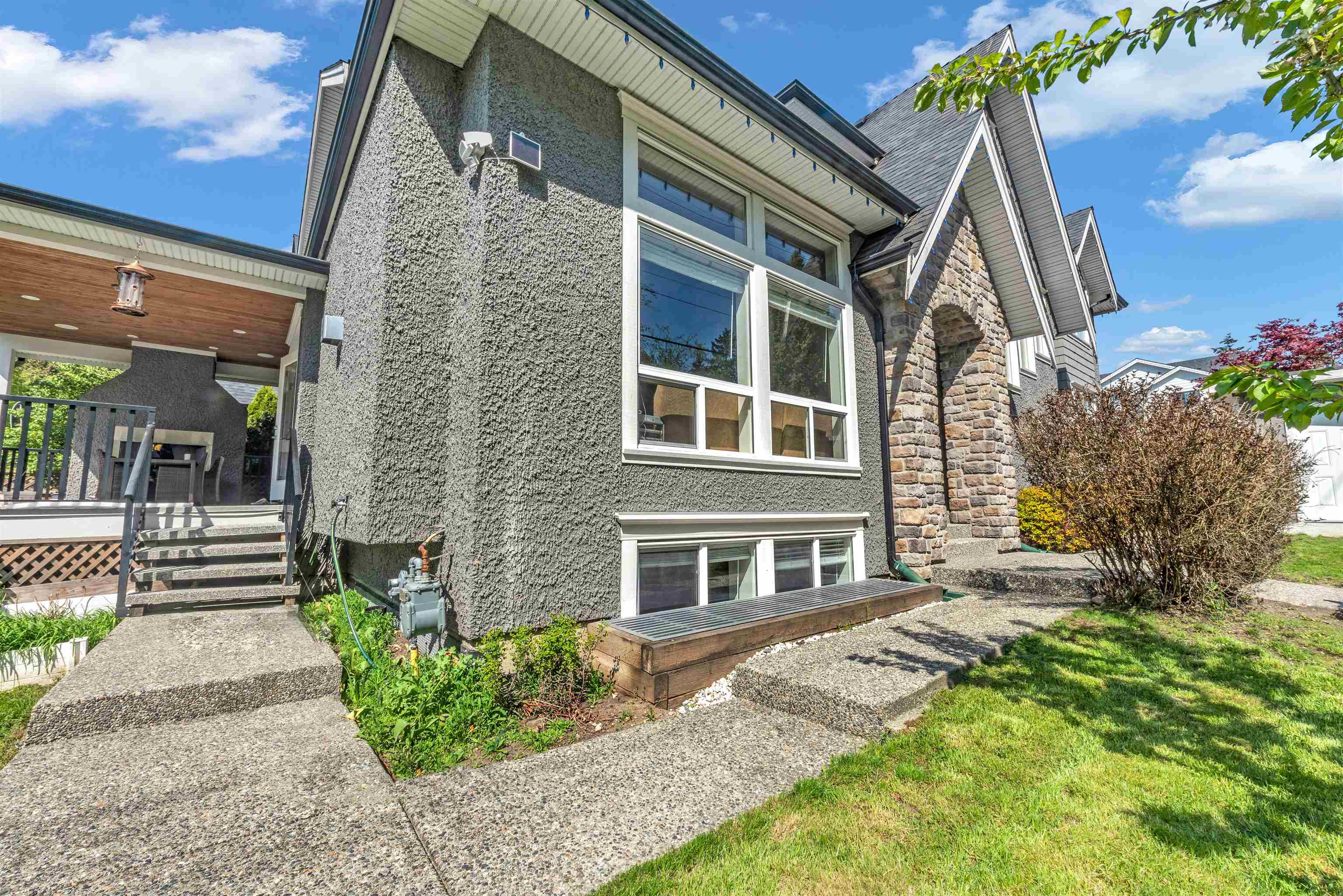8 Avenue, Surrey, BC V4A 1A3