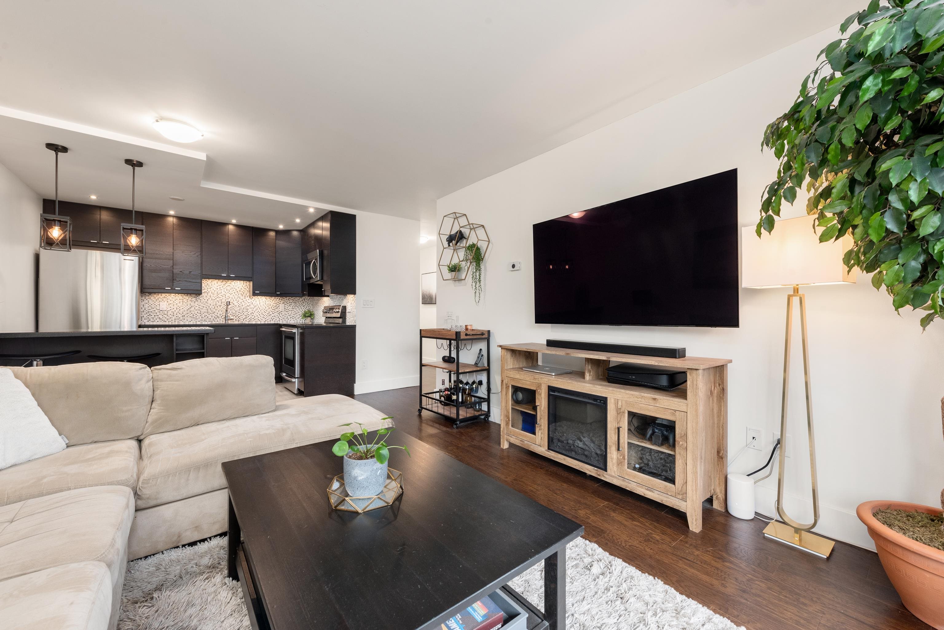 145 Saint Georges Avenue #305, North Vancouver, BC V7L 3G8