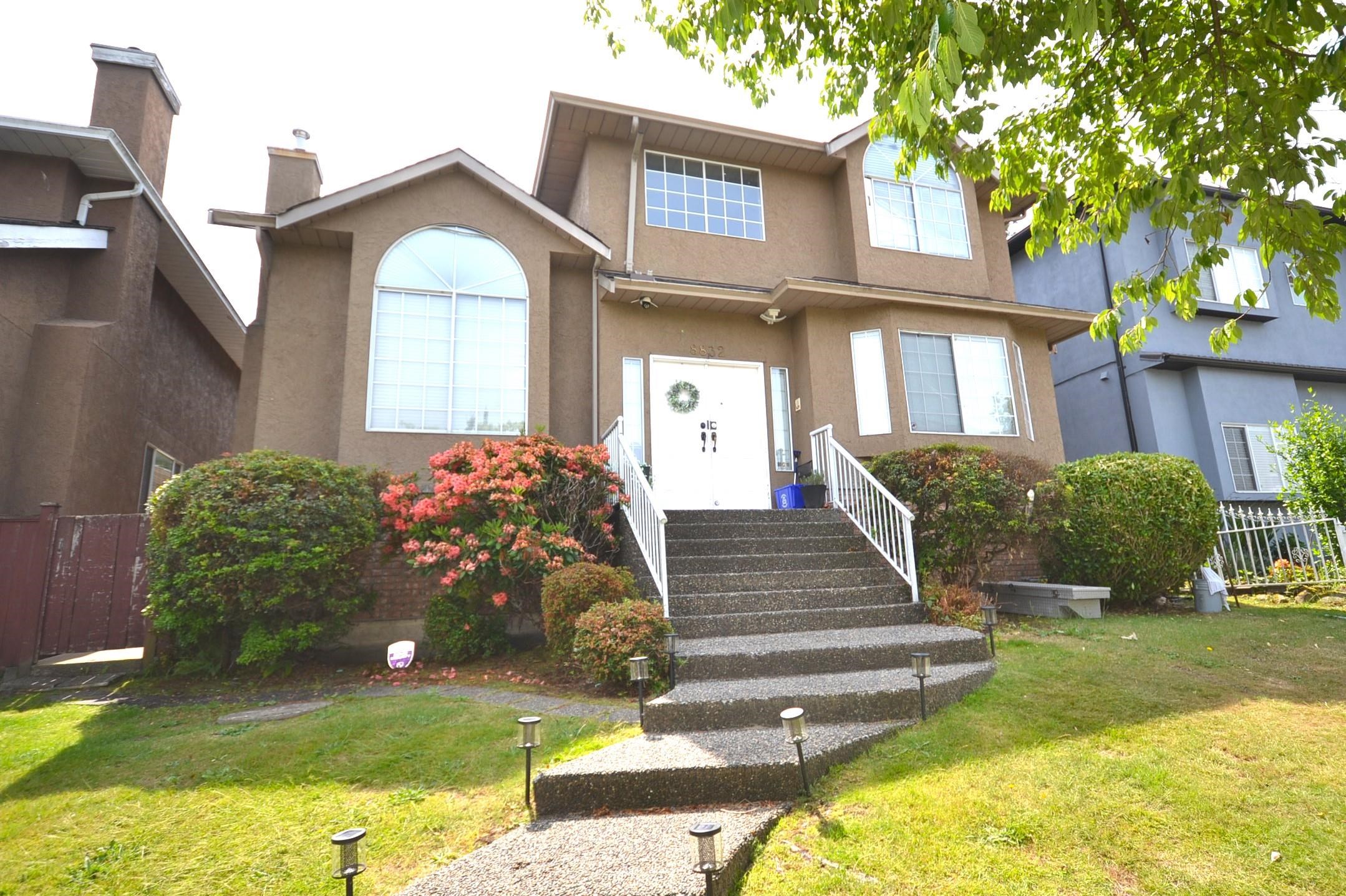 15th Avenue, Burnaby, BC V3N 1Y3
