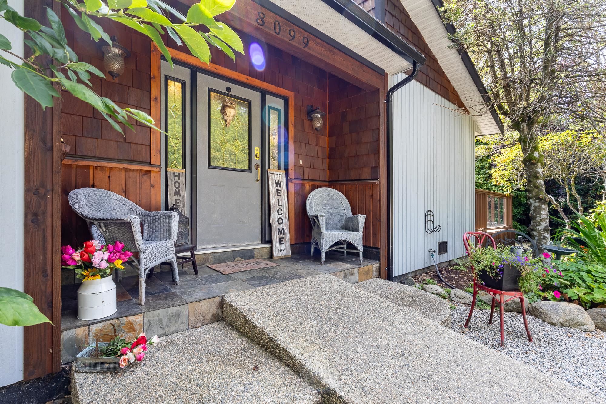 8099 Northwood Rd, Halfmoon Bay, BC V7Z 1A8