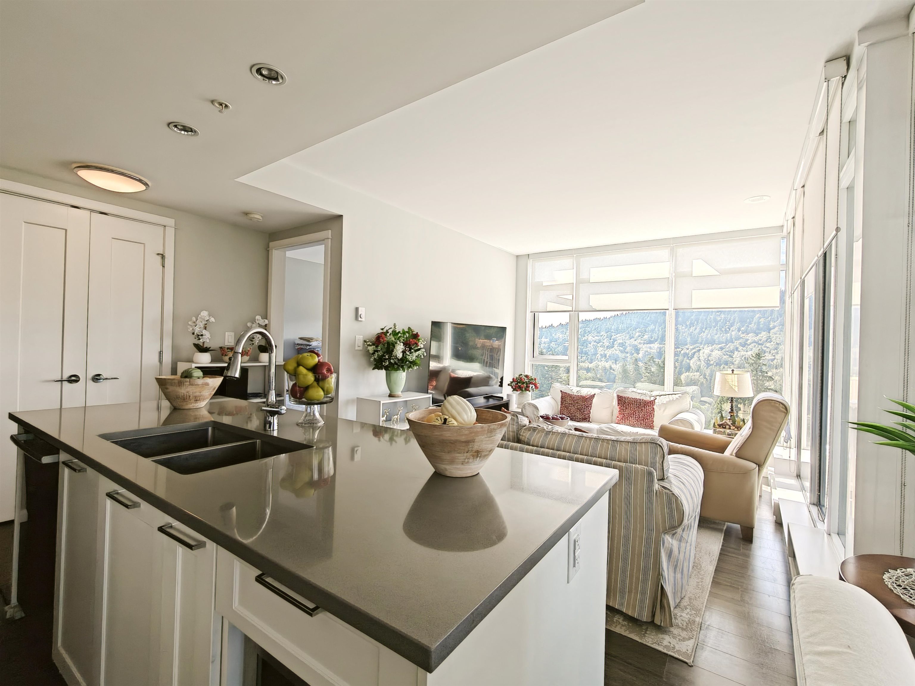 520 Como Lake Avenue #1005, Coquitlam, BC V3J 0E8