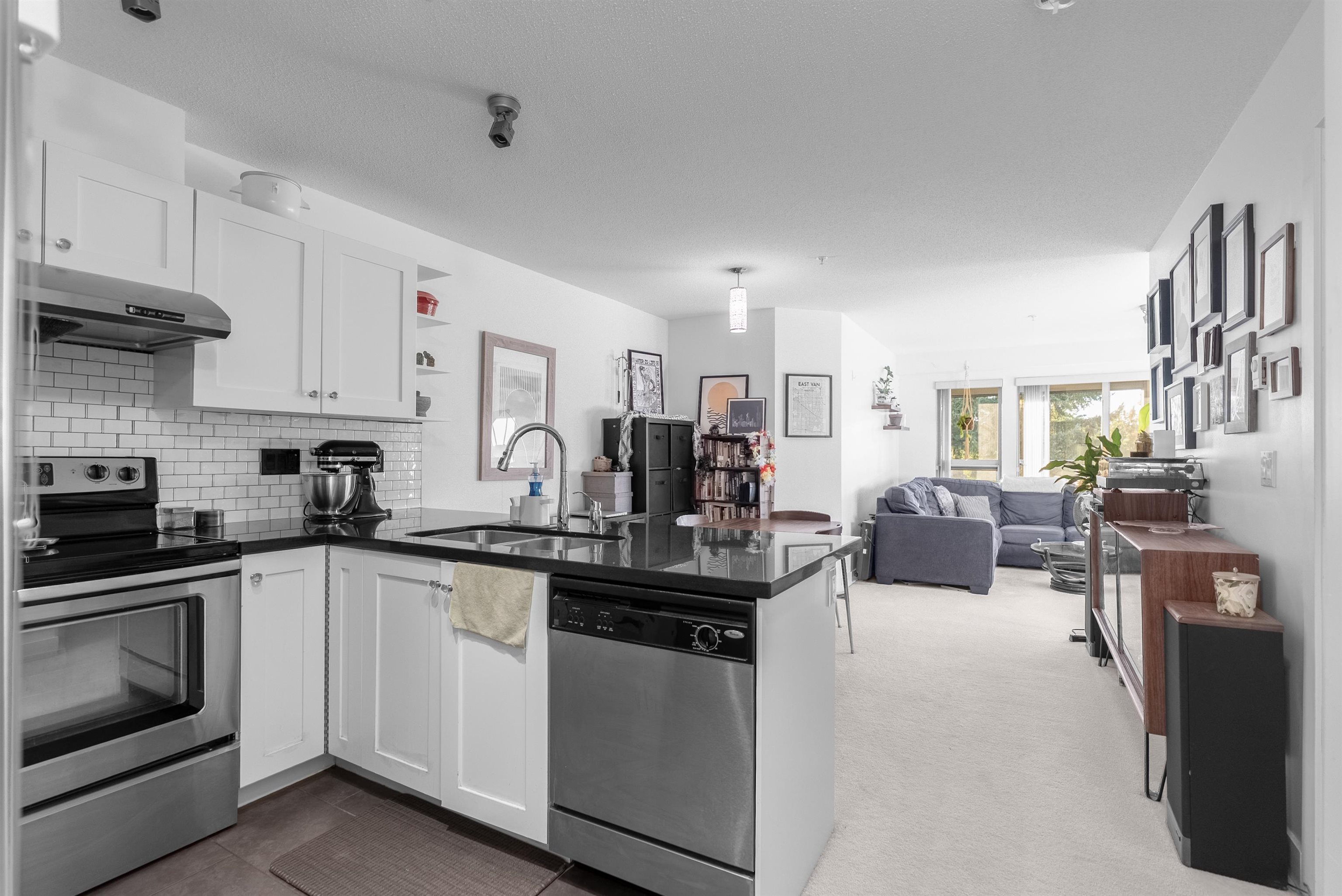 4550 Fraser Street #305, Vancouver, BC V5V 4G8