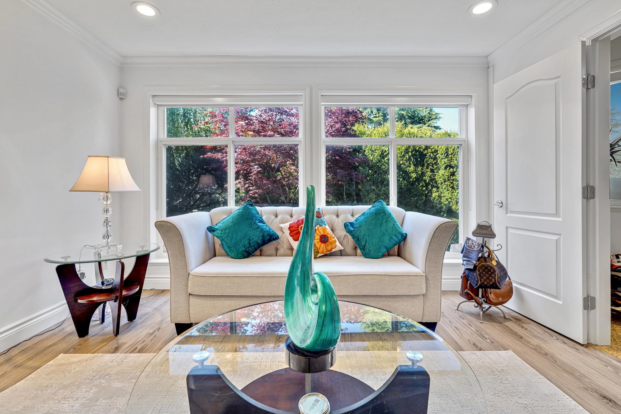 4218 West 10th Avenue, Vancouver, BC V6R 2H4