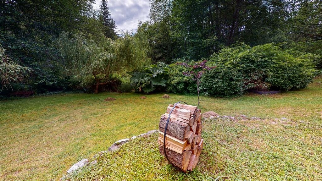 13611 Barabash Rd, Madeira Park, BC V0N 1S1