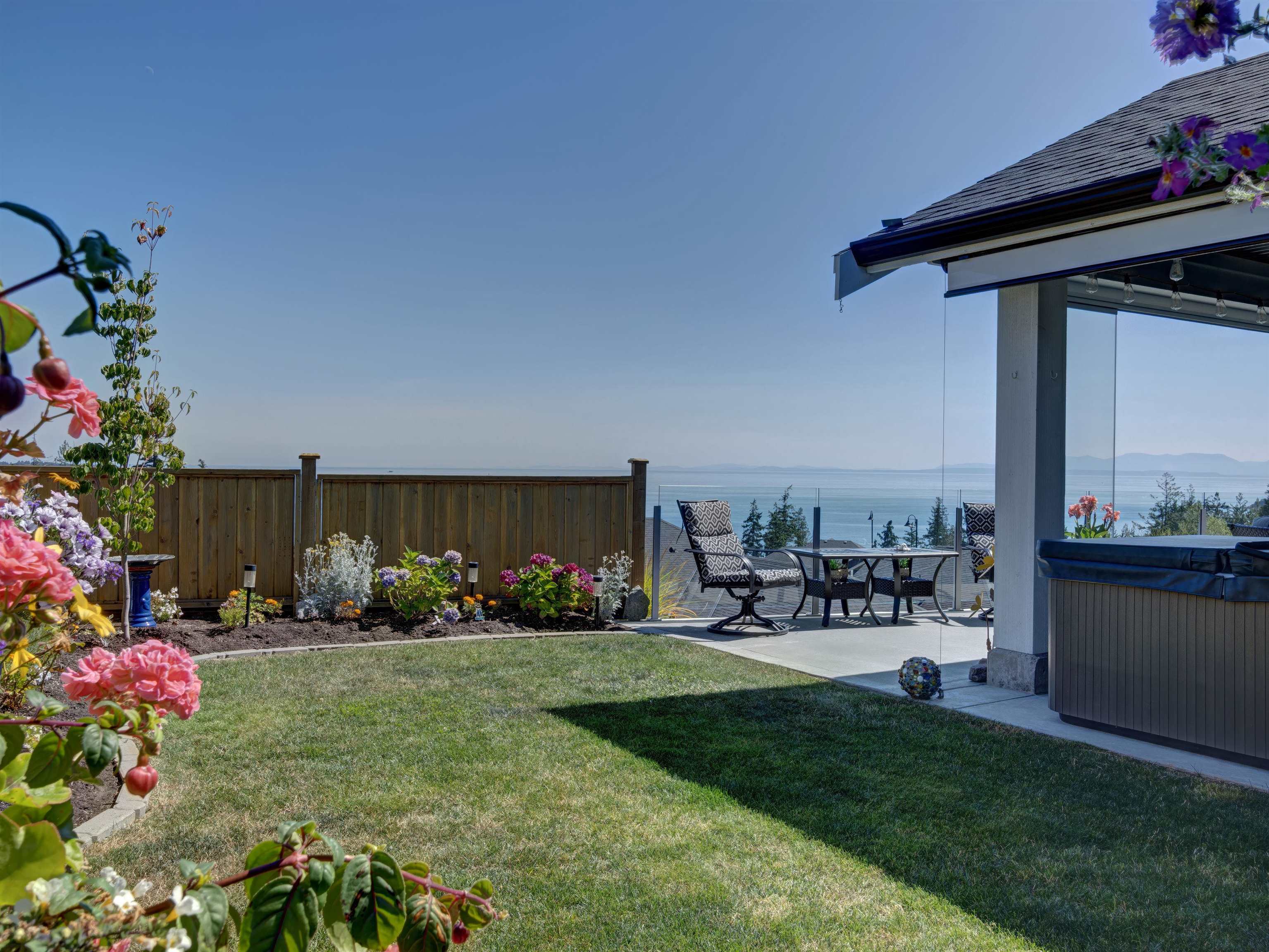 5634 Kingbird Crescent, Sechelt, BC V7Z 0S4