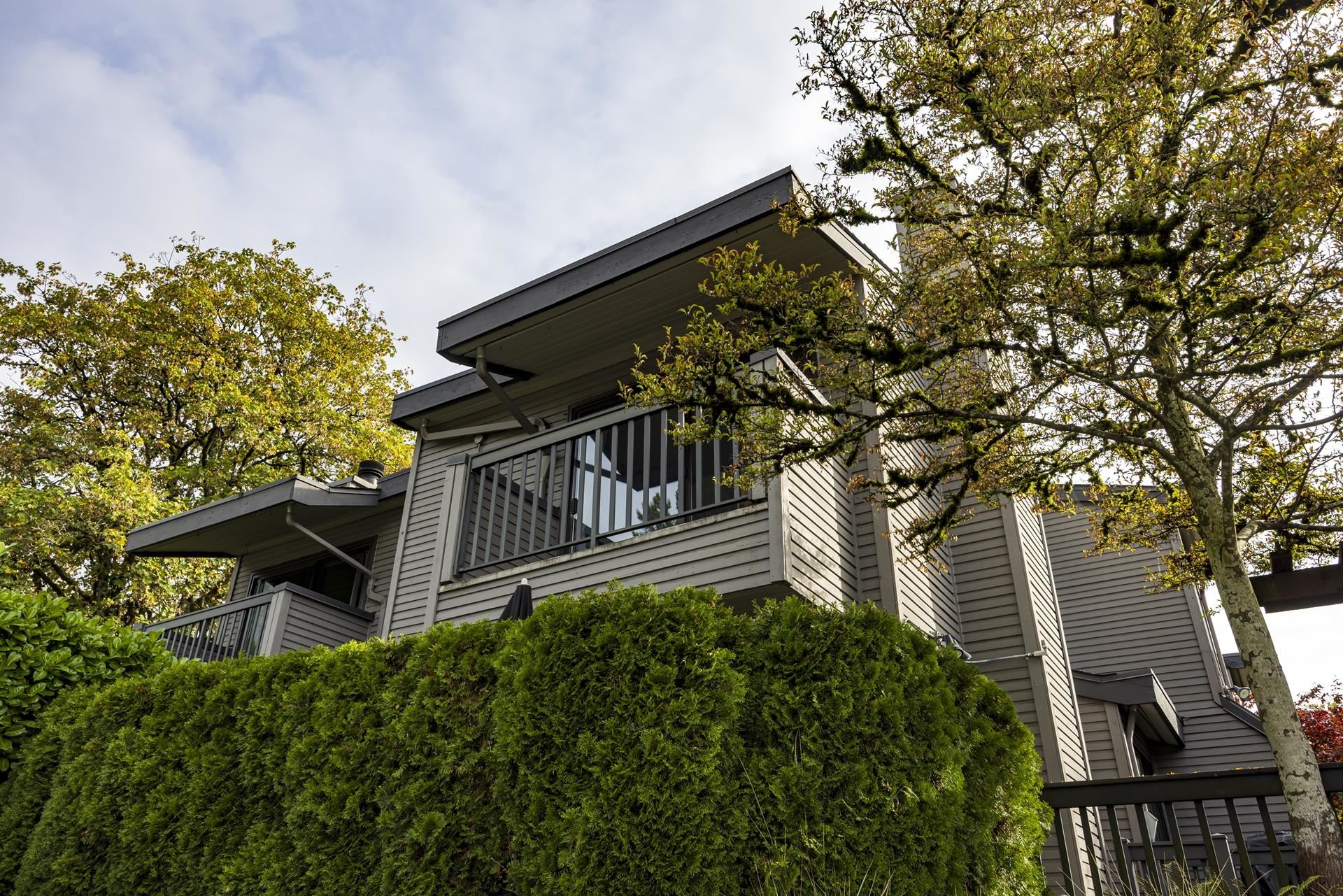 3132 3132 Lonsdale Avenue, North Vancouver, BC V7N 3J8