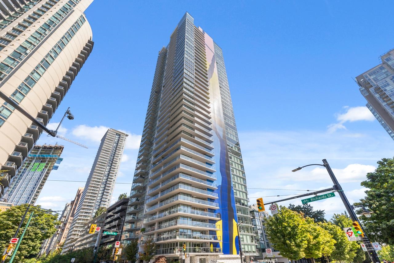 499 Pacific Street #201, Vancouver, BC V6B 0N4