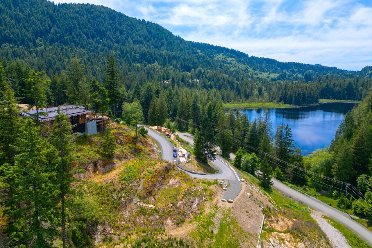 Forster Lane, Bowen Island, BC V0N 1G2