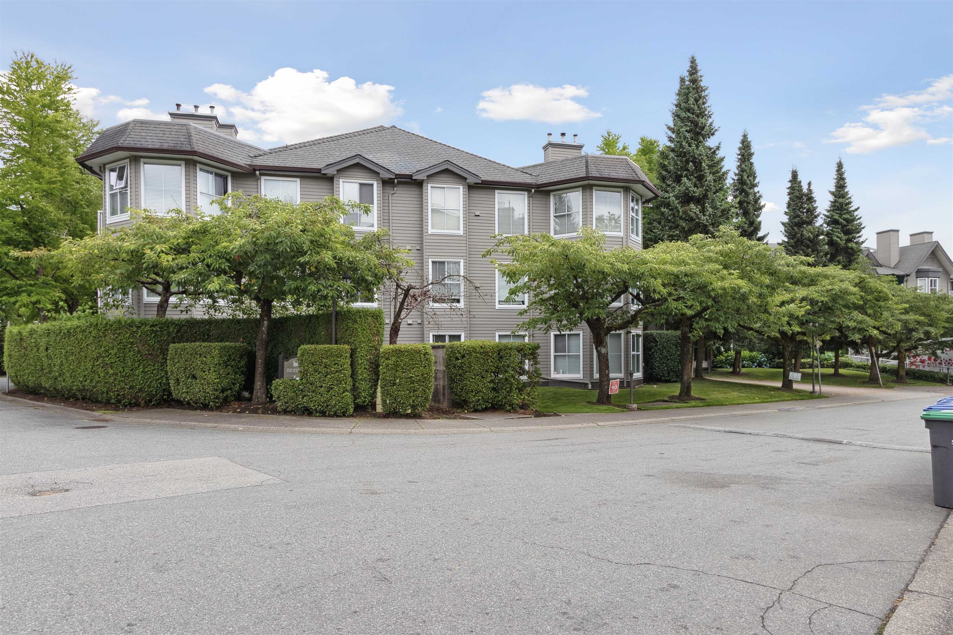 15150 108 Avenue #206, Surrey, BC V3R 0V1