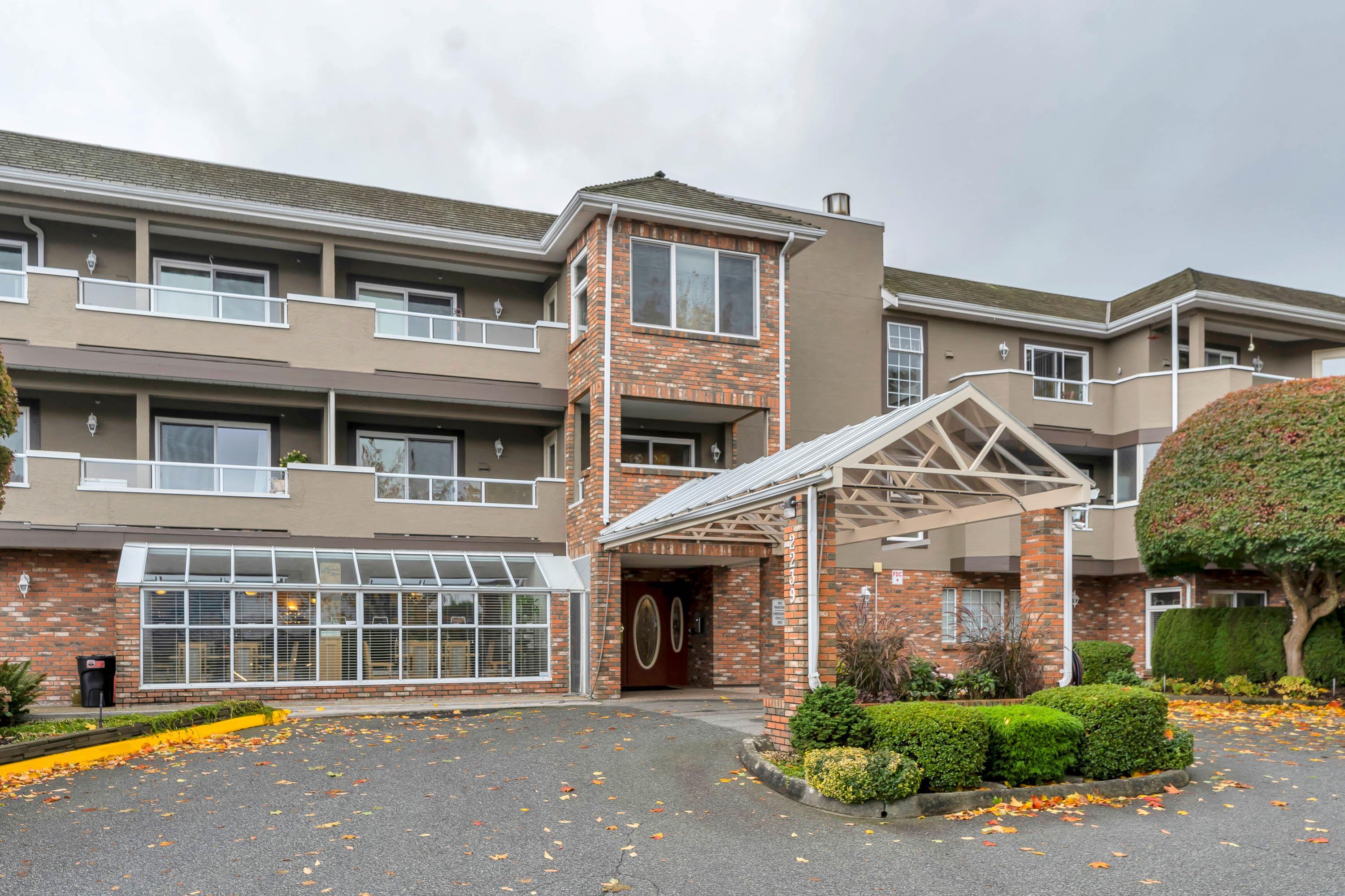 2239 152 Street #211, Surrey, BC V4A 4P1