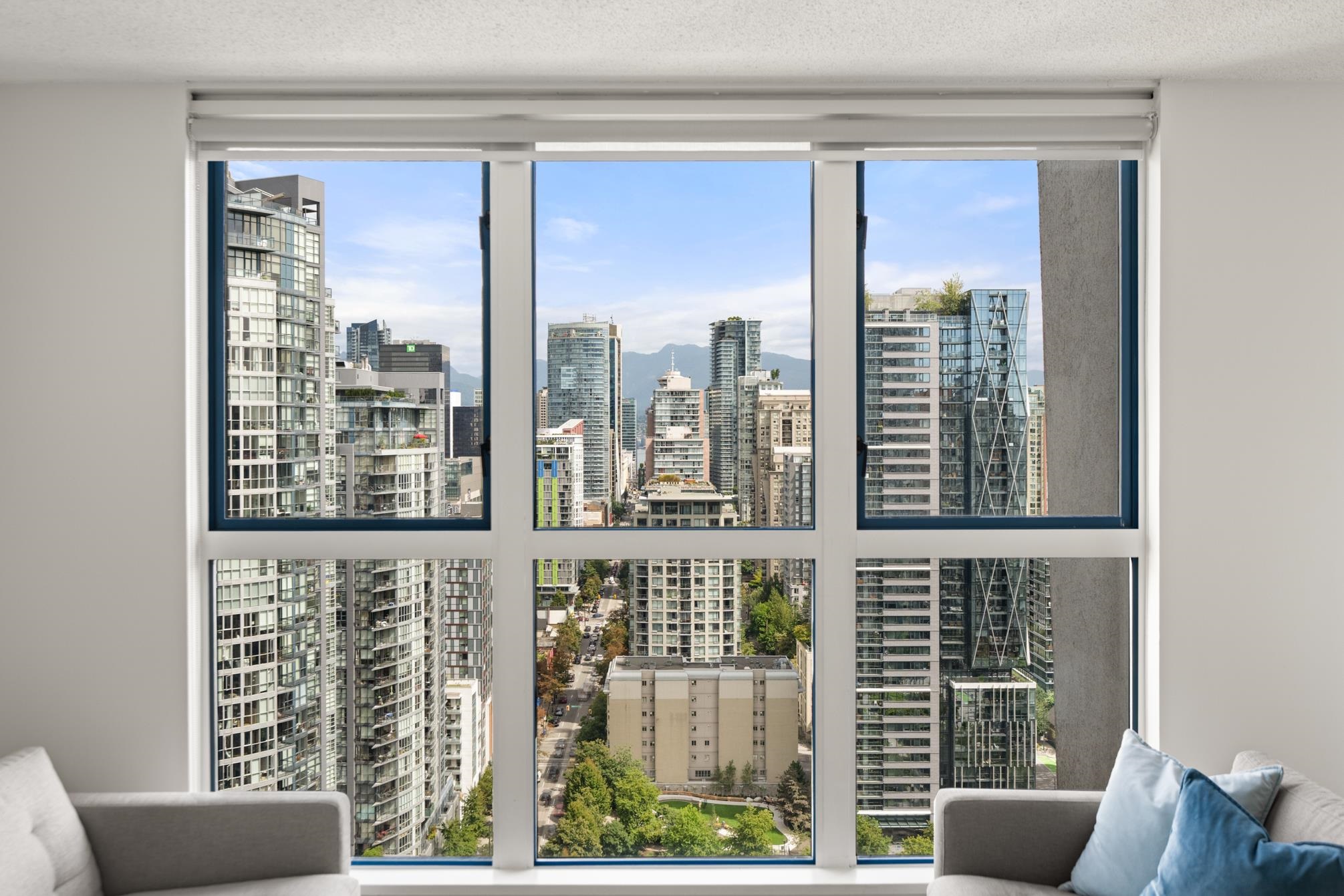 1238 Seymour Street #2004, Vancouver, BC V6B 6J3