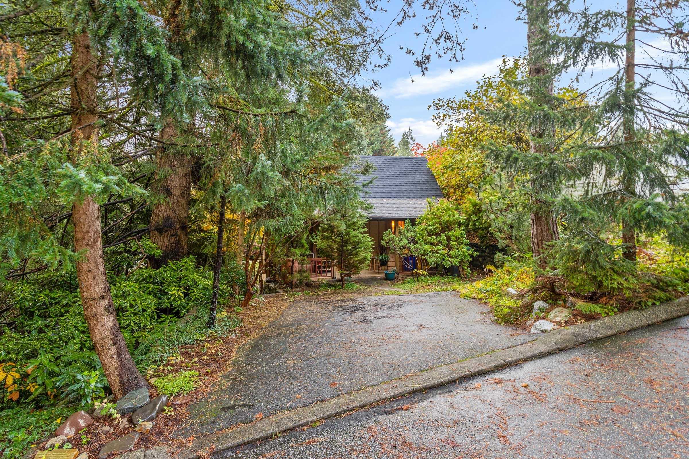 713 East Saint James Road, North Vancouver, BC V7K 1G9