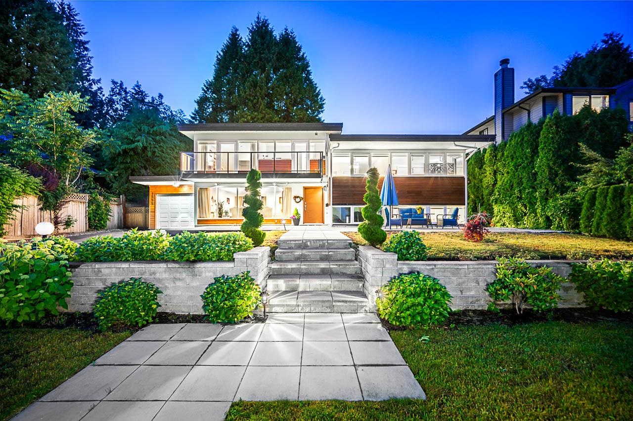 1555 Lawson Avenue, West Vancouver, BC V7V 2C8