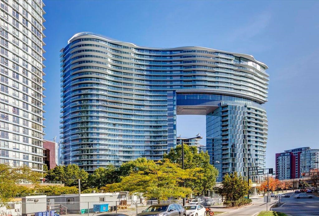 89 Nelson Street #403, Vancouver, BC V6Z 0E7