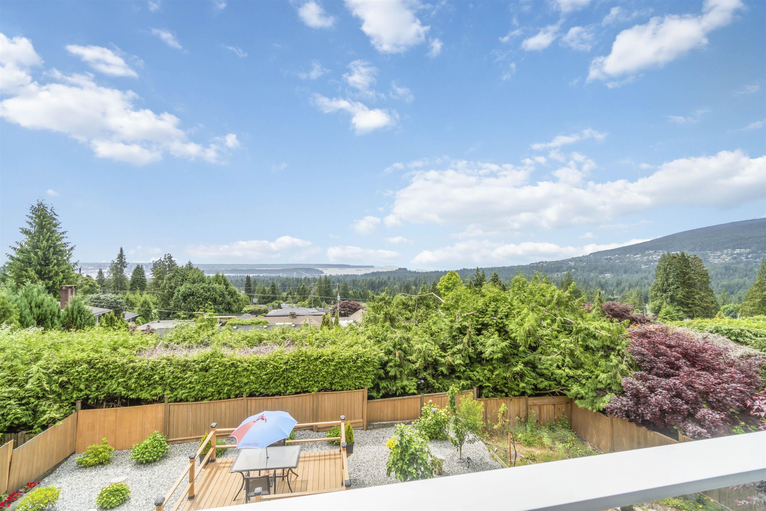 637 Alpine Court, North Vancouver, BC V7R 2L7