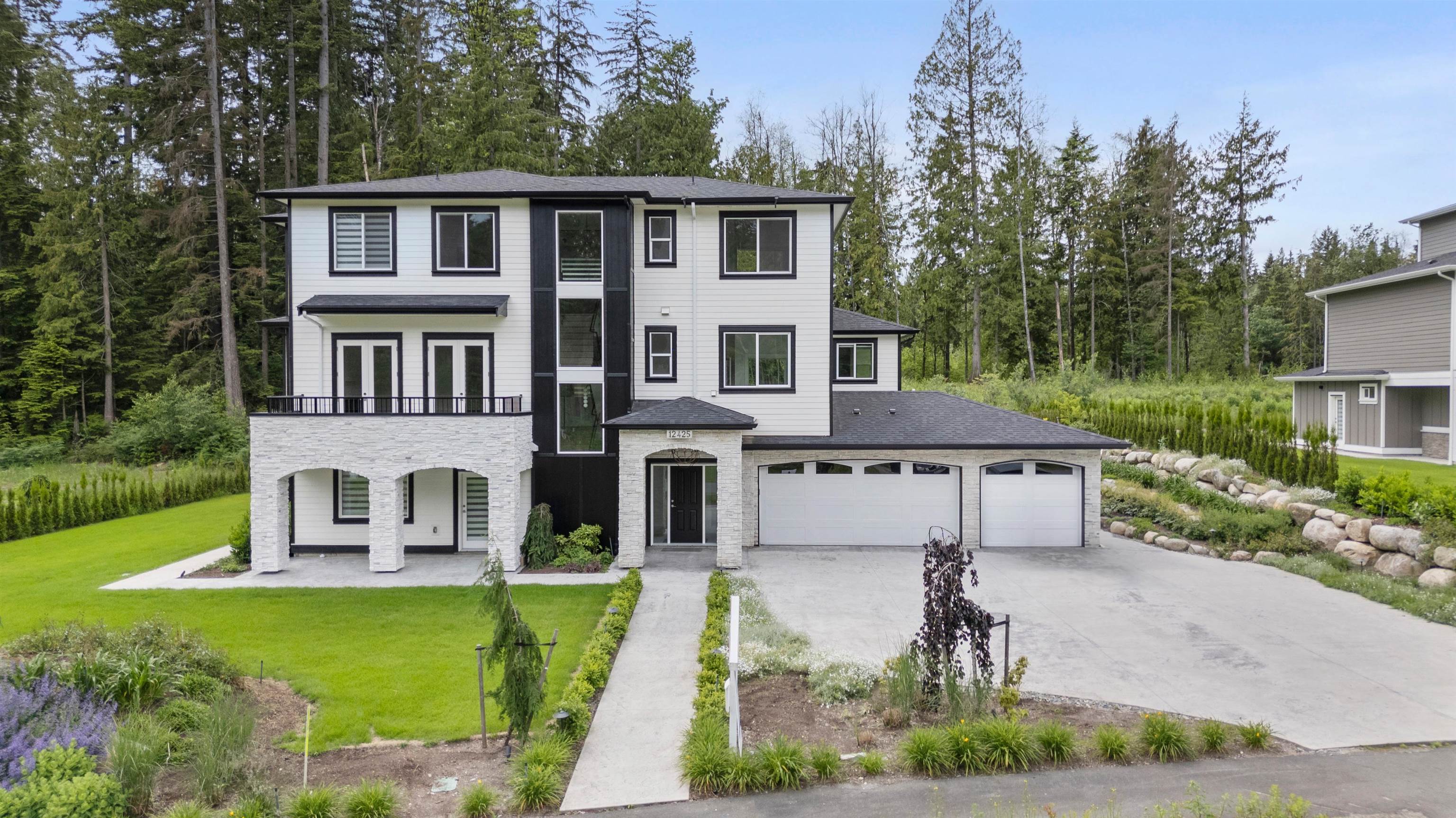 271 Street, Maple Ridge, BC V2W 1C2
