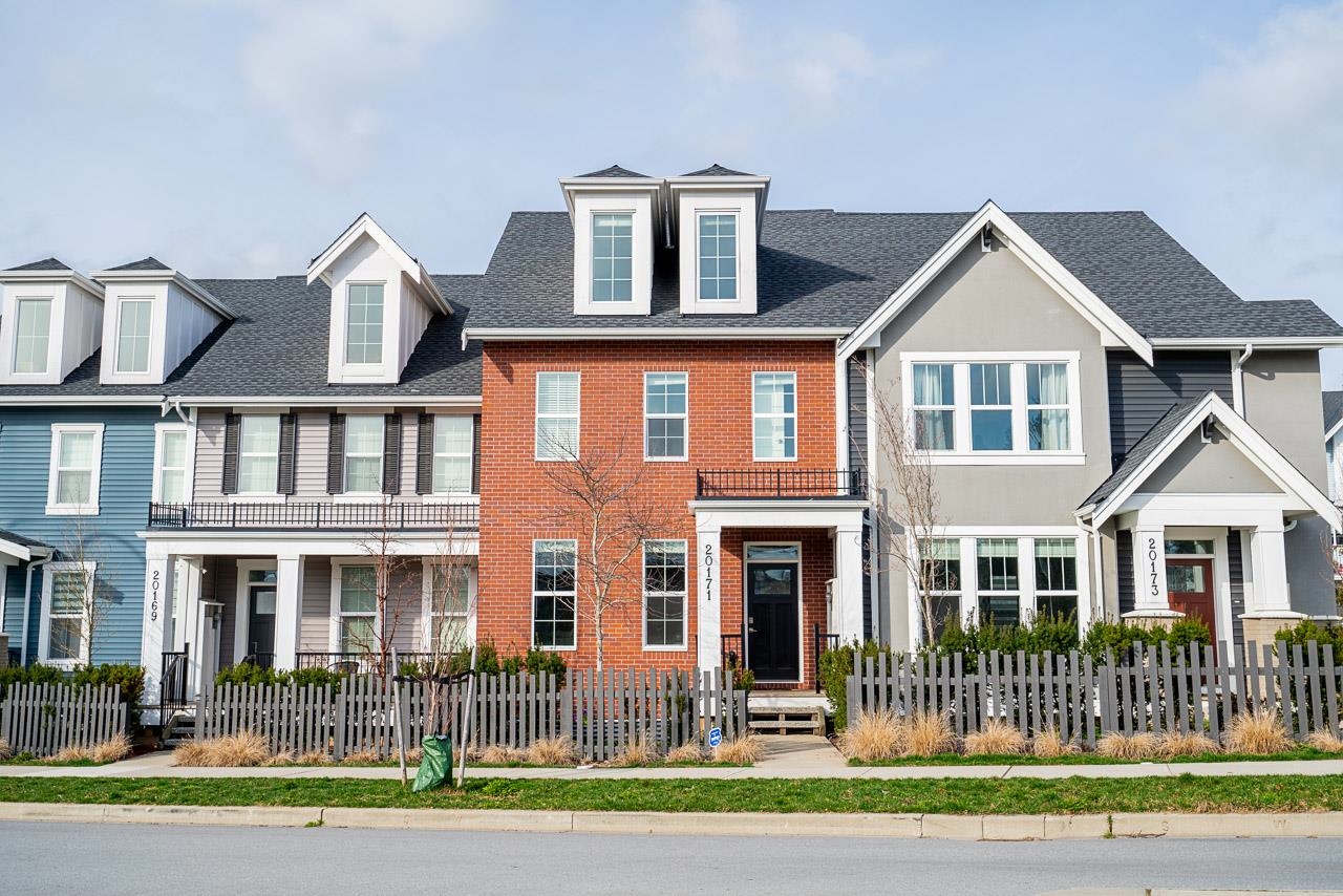 83 Avenue, Langley, BC V2Y 4L1