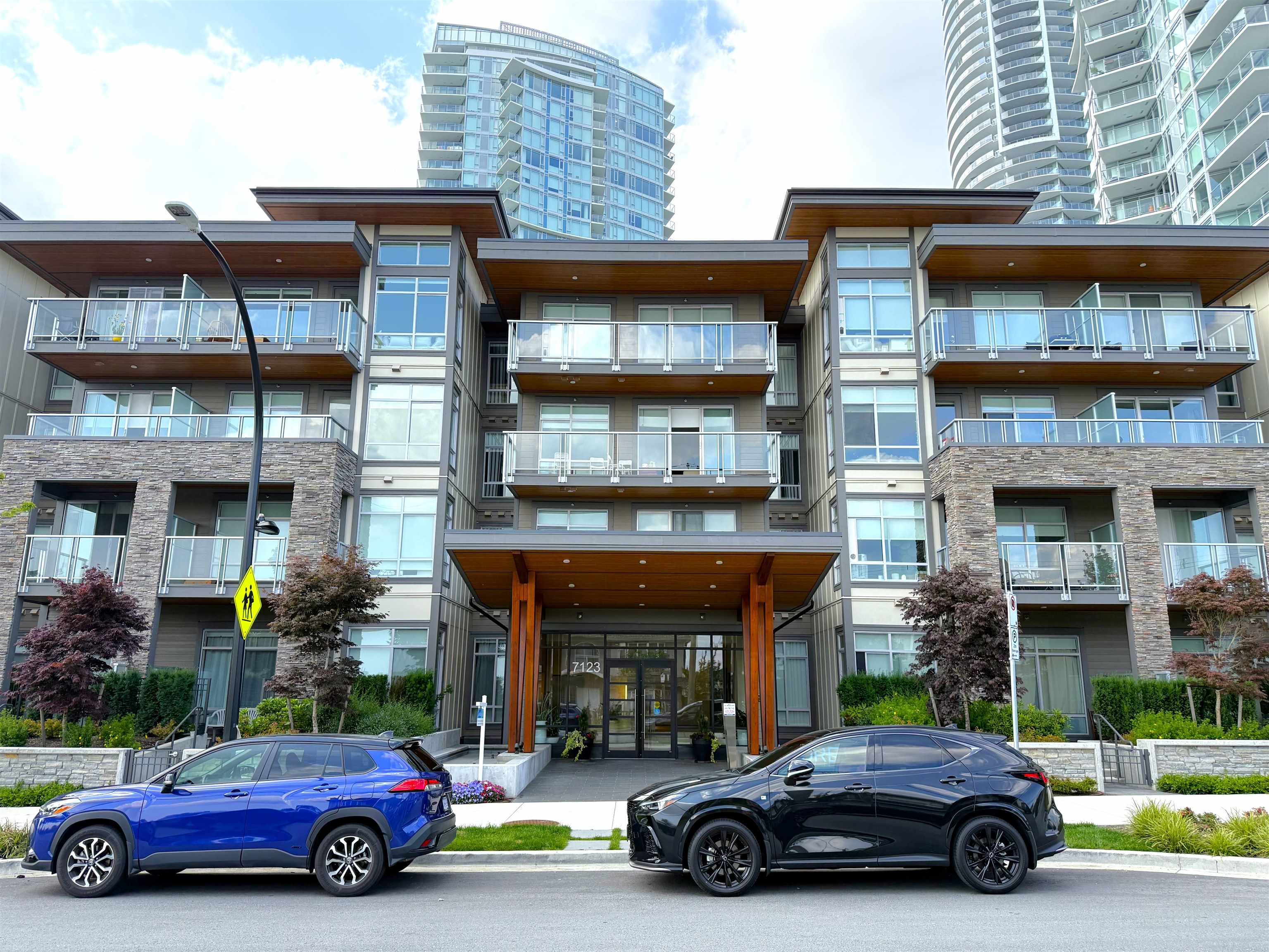 7123 11th Ave #202, Burnaby, BC V3N 0J6