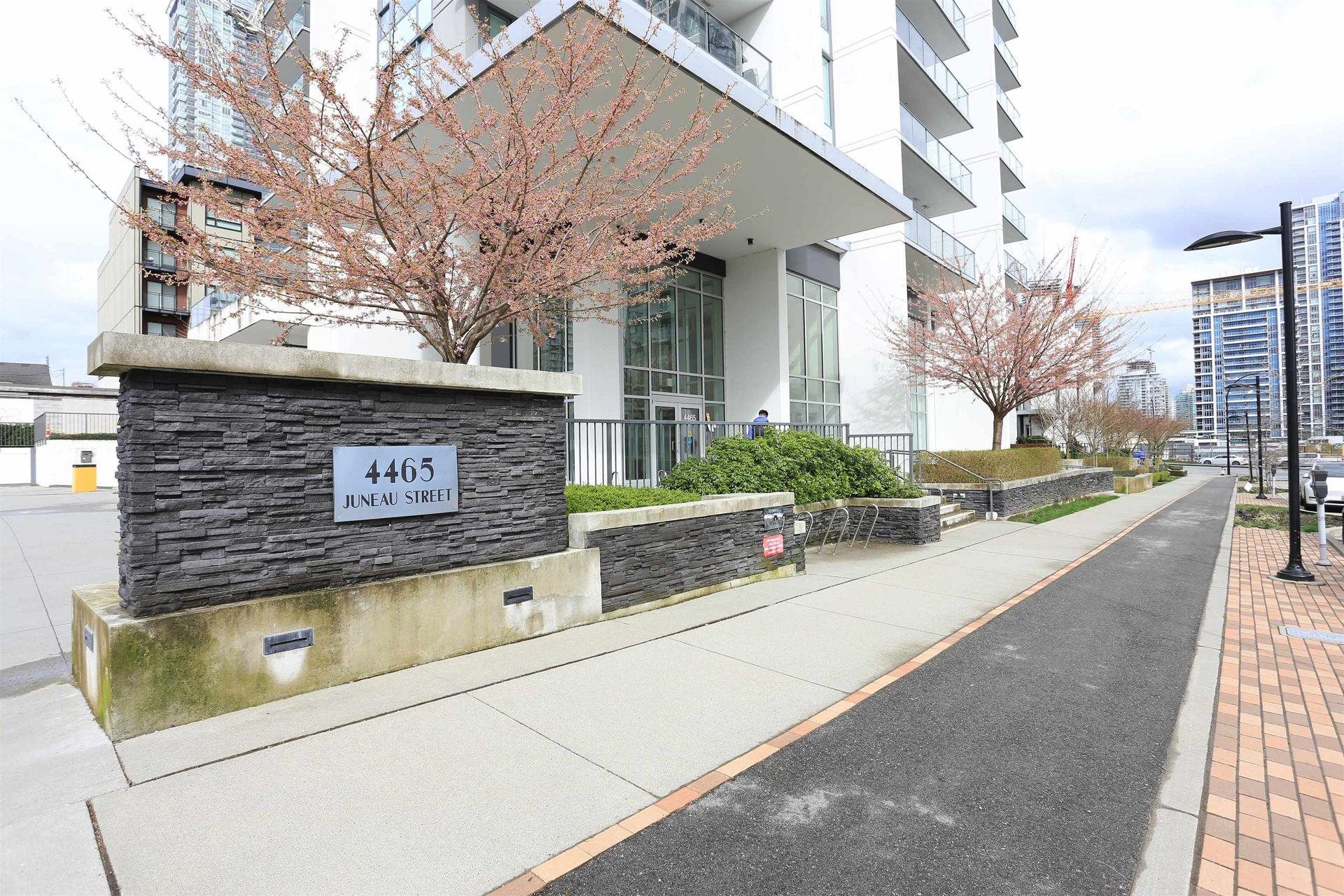 4465 Juneau Street #2104, Burnaby, BC V5C 0L8