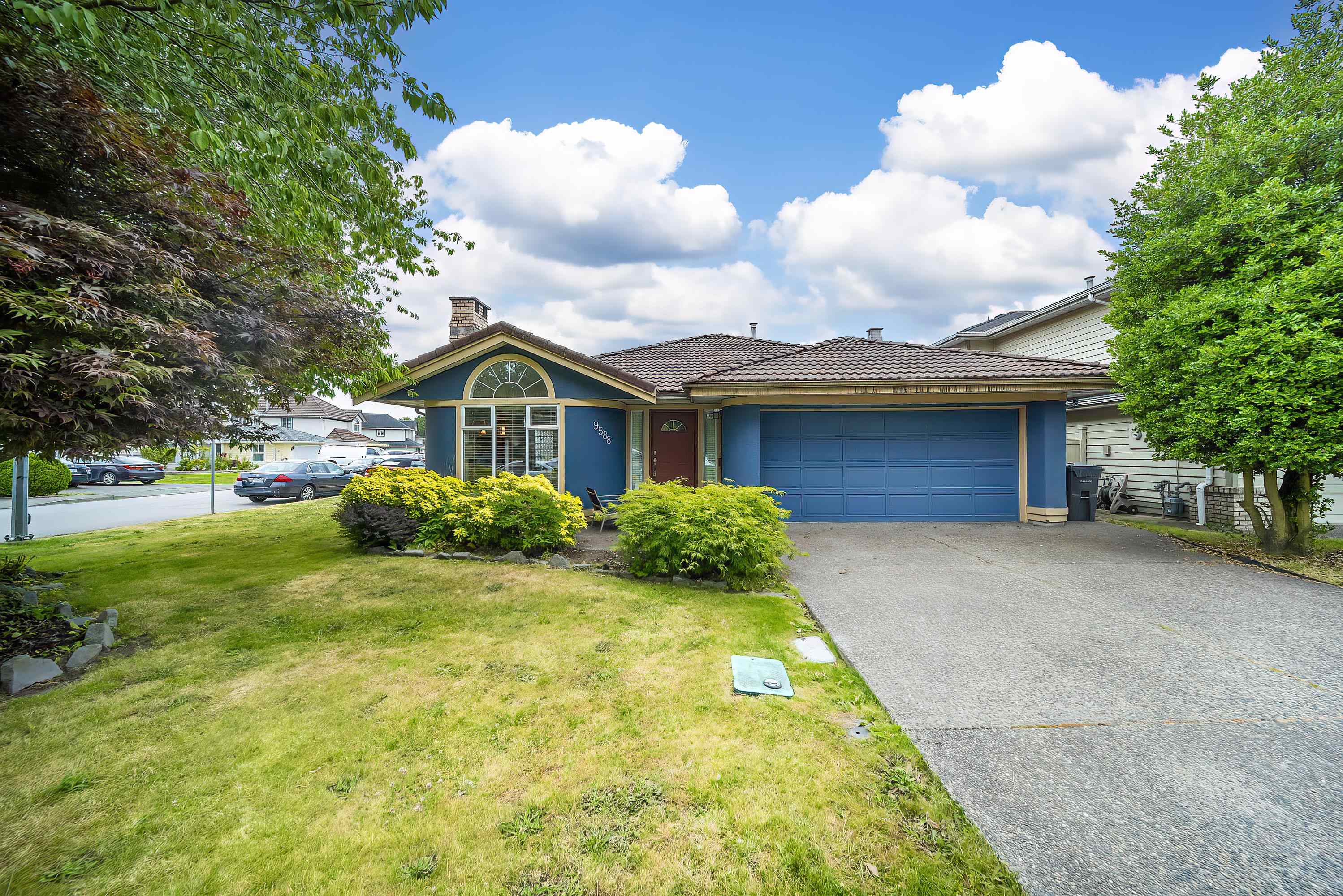 9588 Capstan Way, Richmond, BC V6X 3N1