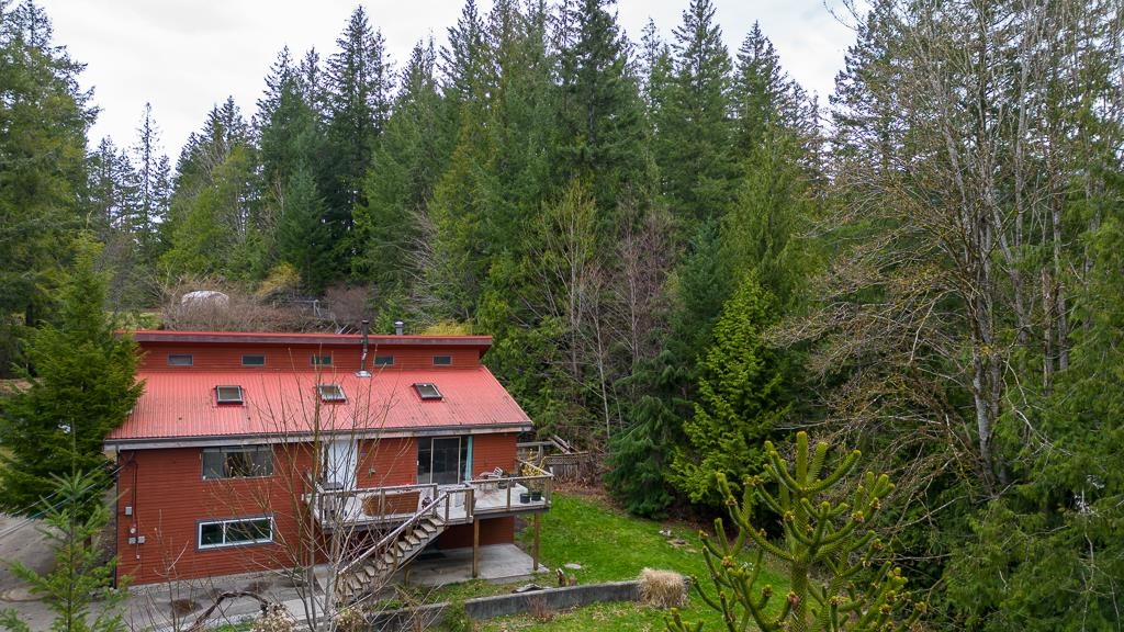 5899 Spriggs Rd, Madeira Park, BC V0N 2H0