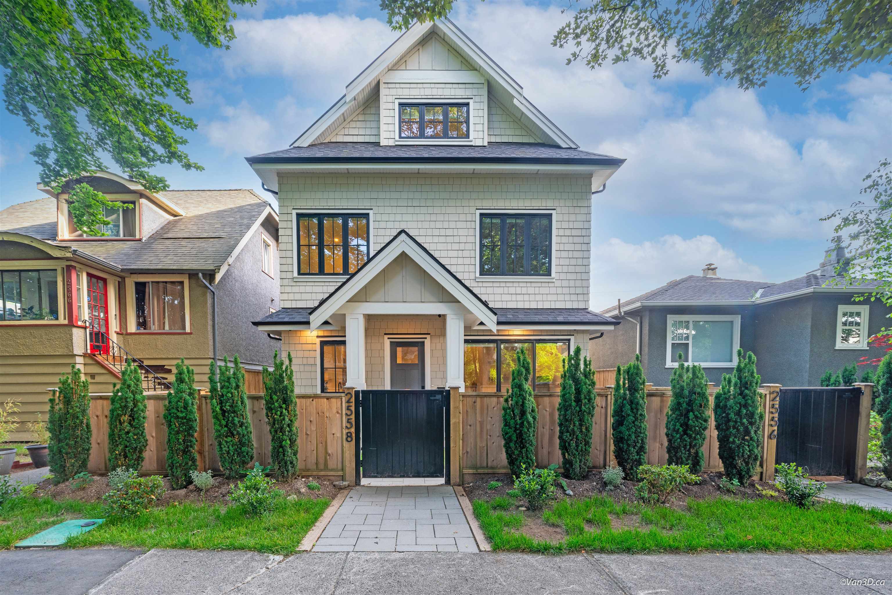 2558 William Street, Vancouver, BC V5K 2Y4