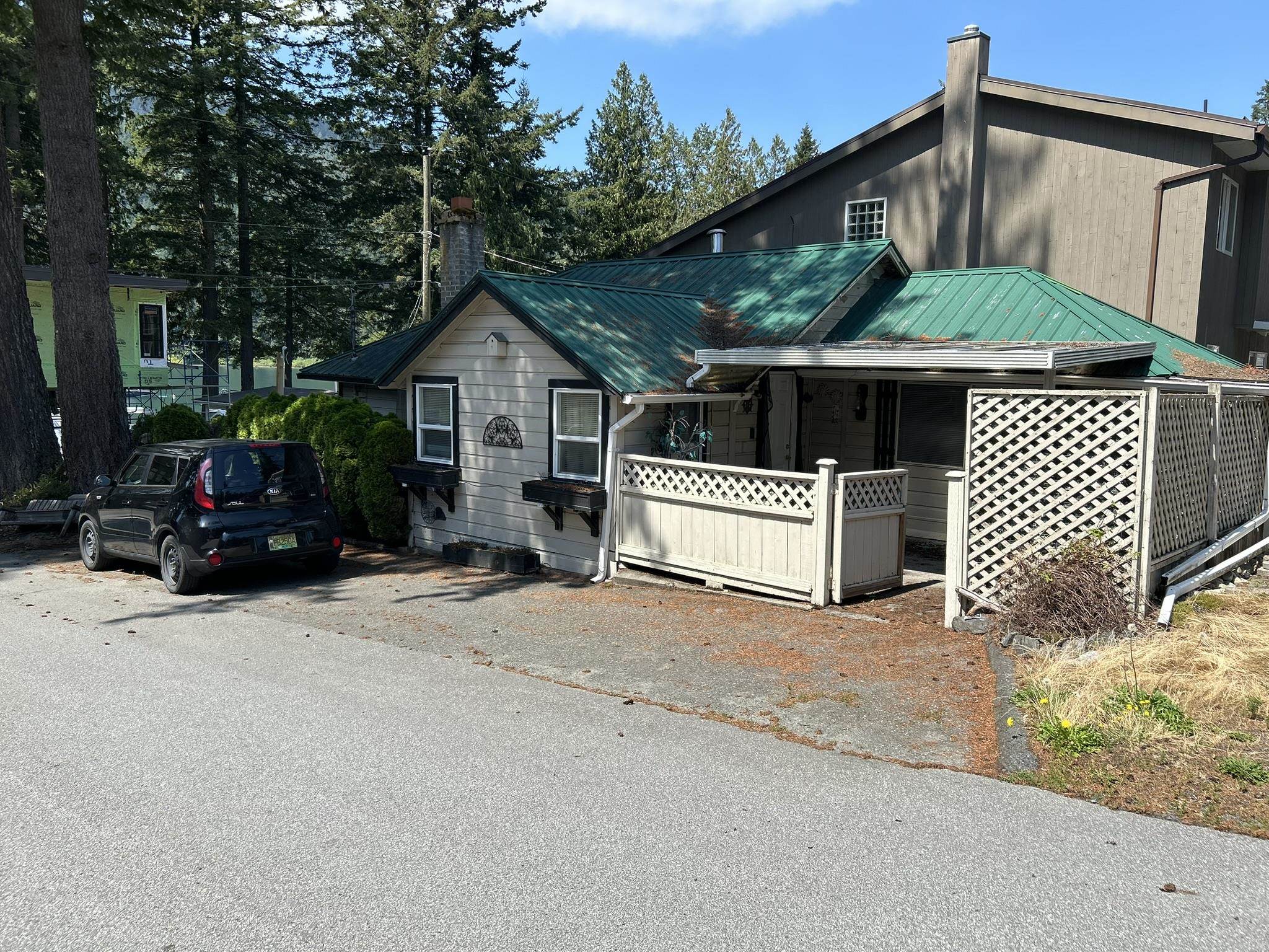 1st Avenue, Cultus Lake, BC V2R 4Z3