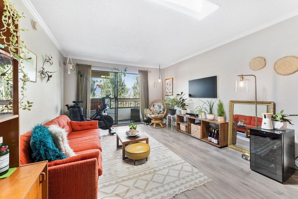 440 East 5th Avenue #305, Vancouver, BC V5T 1N5