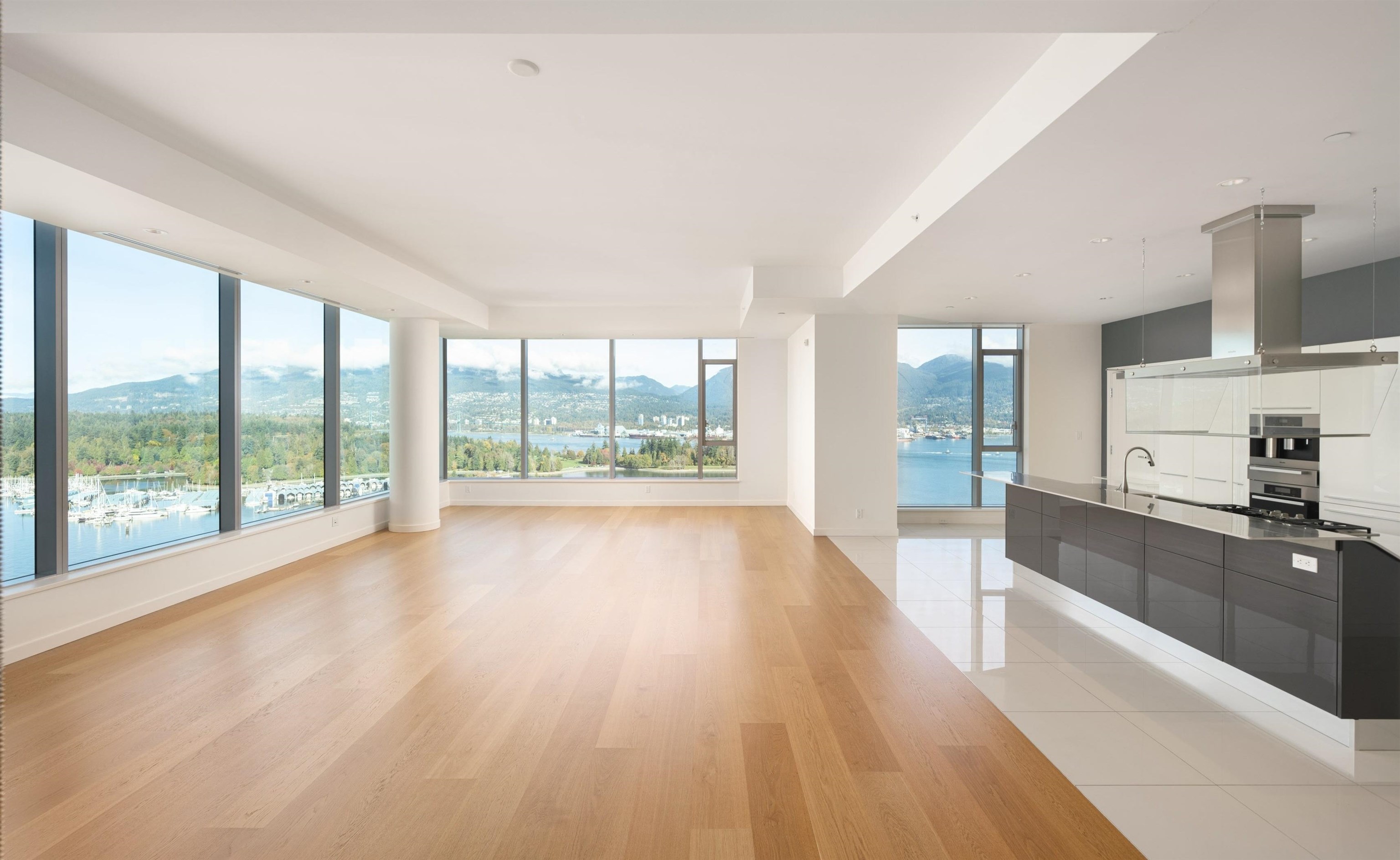 277 Thurlow Street #2601, Vancouver, BC V6C 0C1