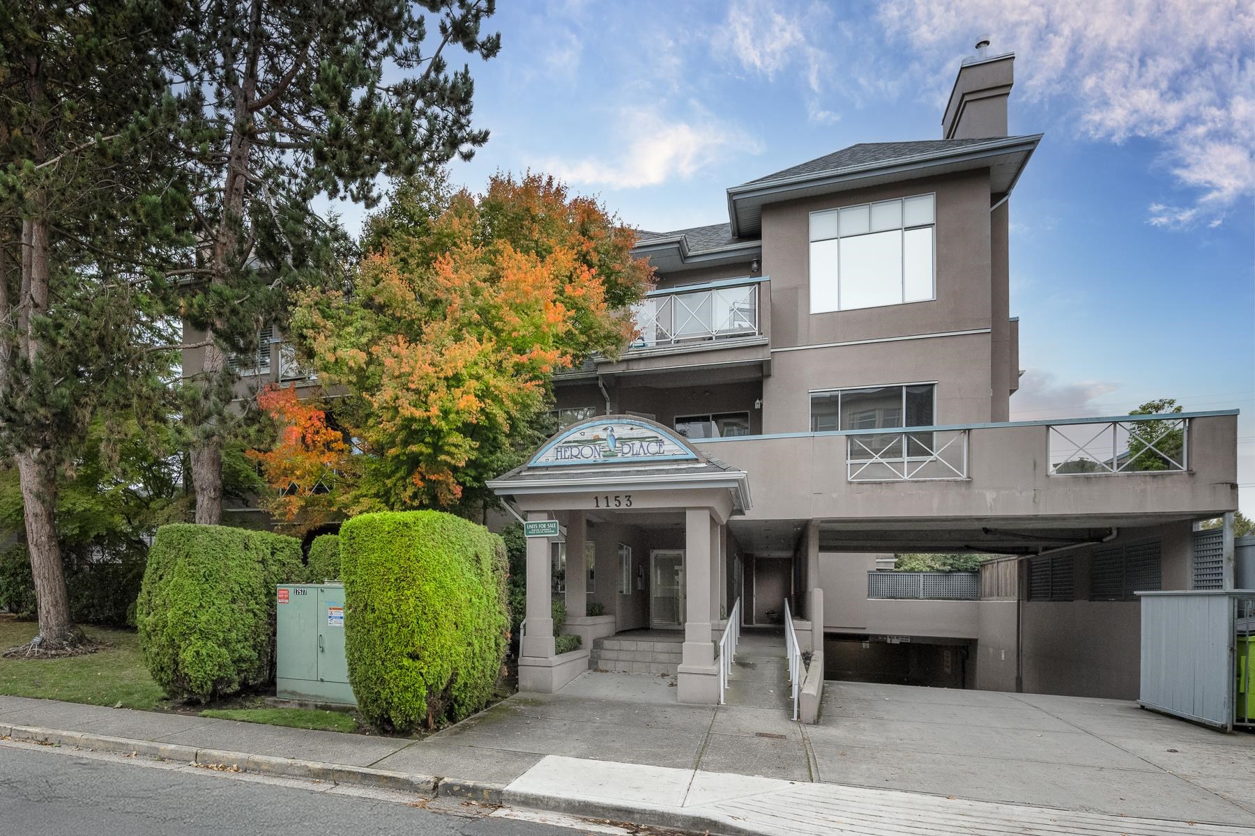 1153 54a Street #204, Delta, BC V4M 4E4