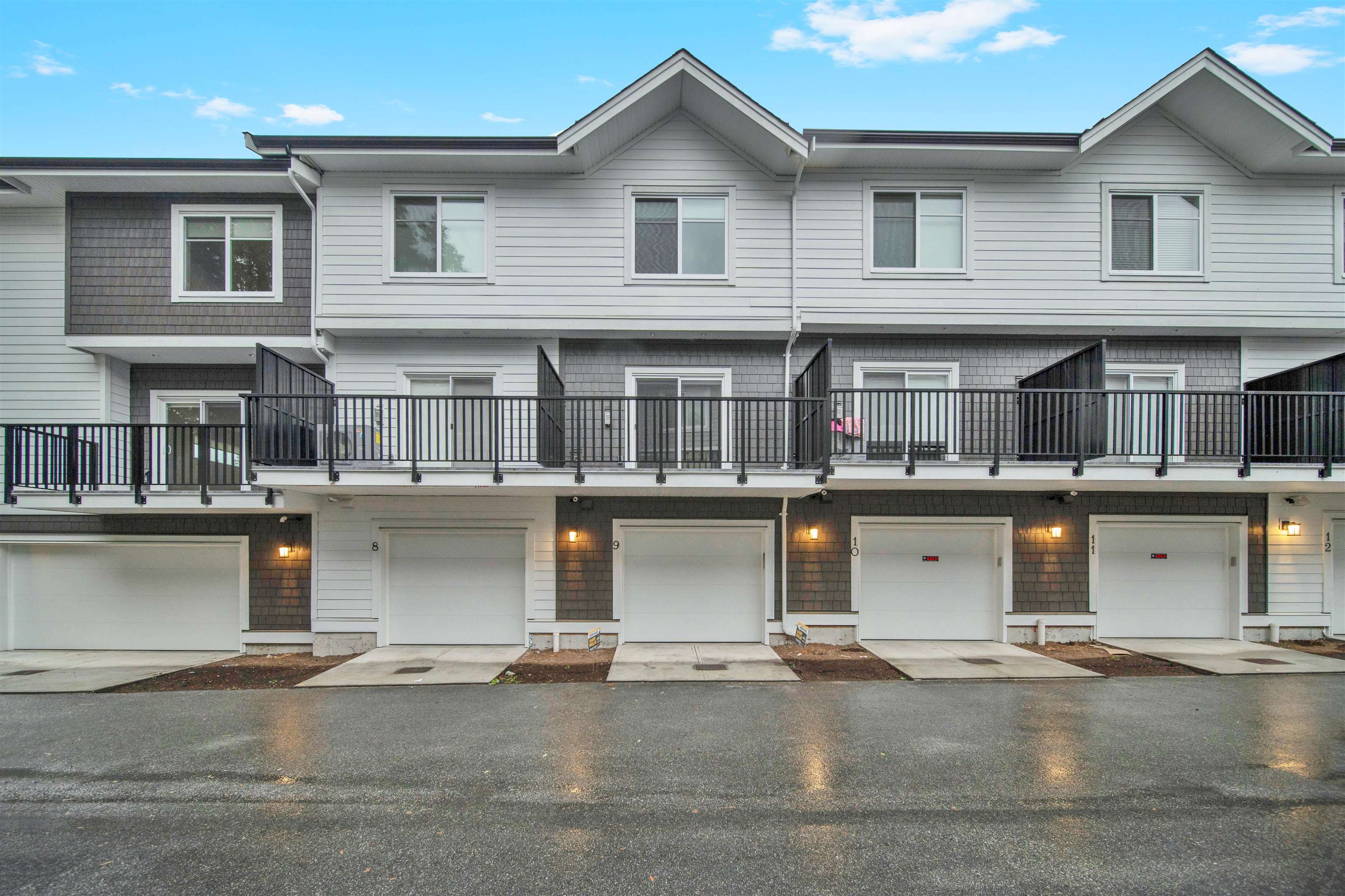 12770 105 Ave #9, Surrey, BC V3V 0H2