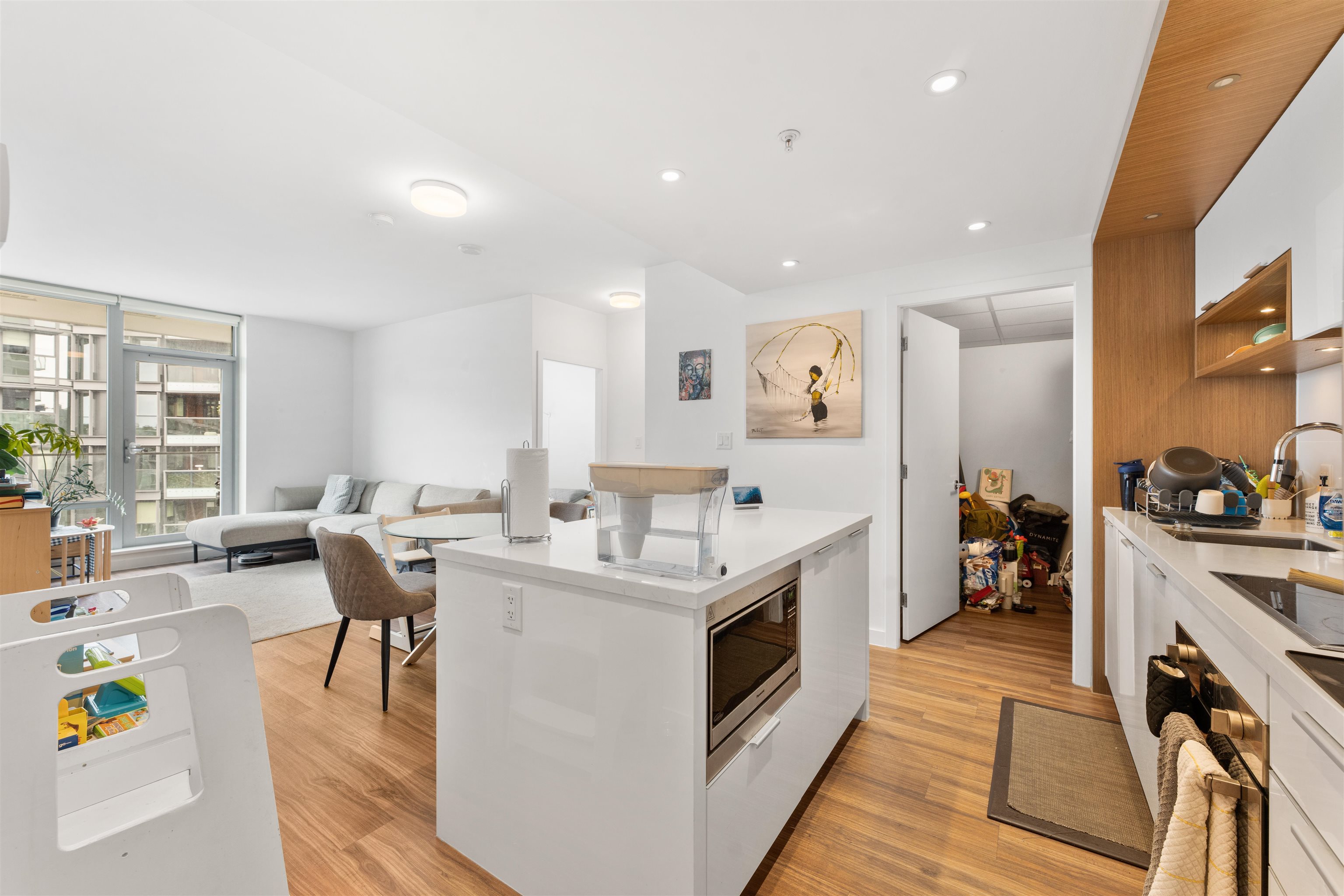 1661 Quebec Street #1011, Vancouver, BC V6A 0H2