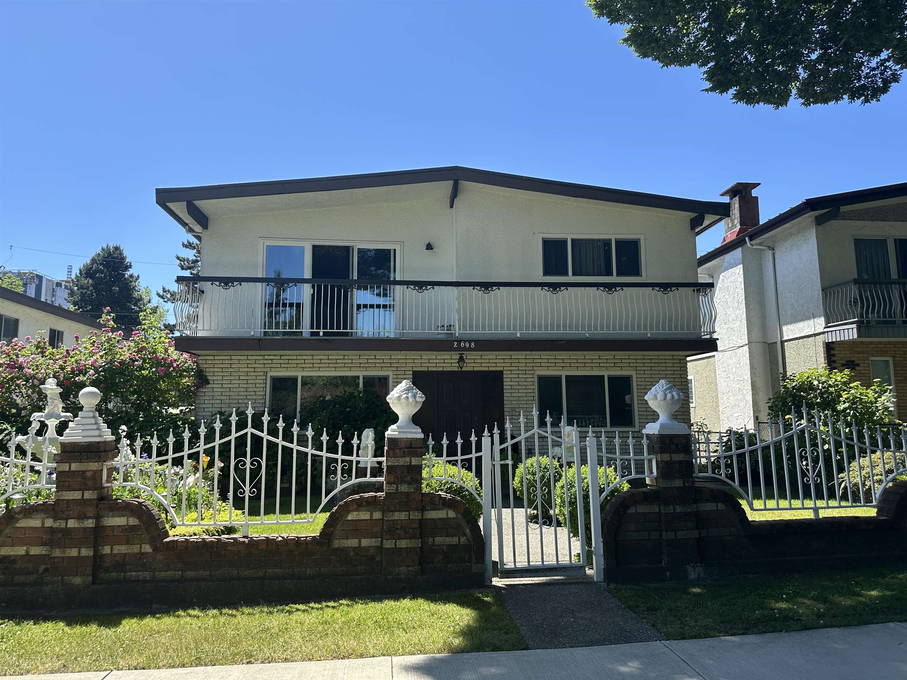 2698 Ward Street, Vancouver, BC V5R 4S6