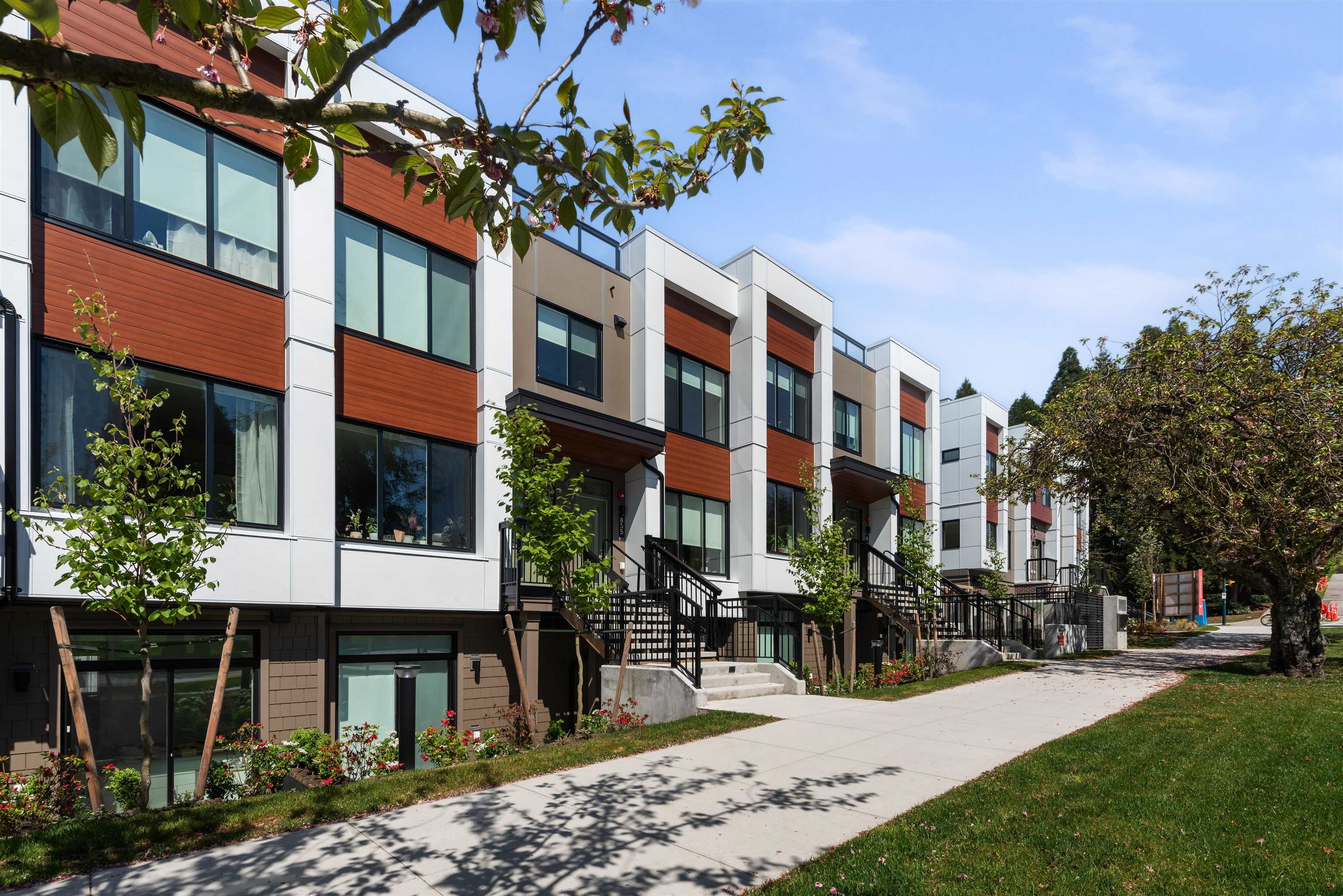 807 West 33rd Avenue, Vancouver, BC V5Z 2K5