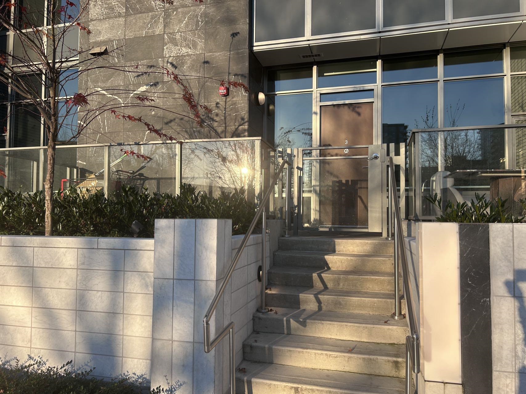 8555 Capstan Way, Richmond, BC V6X 0W1