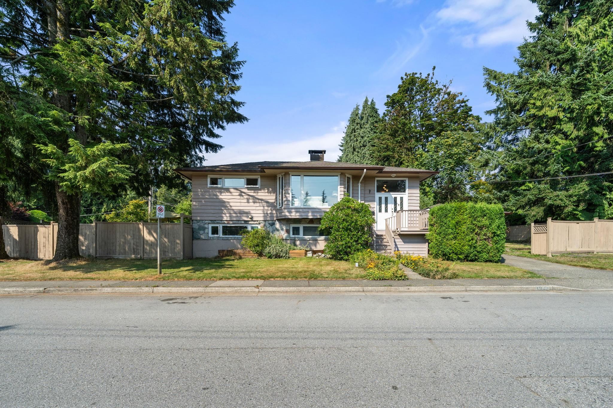1025 Beaufort Road, North Vancouver, BC V7G 1R8