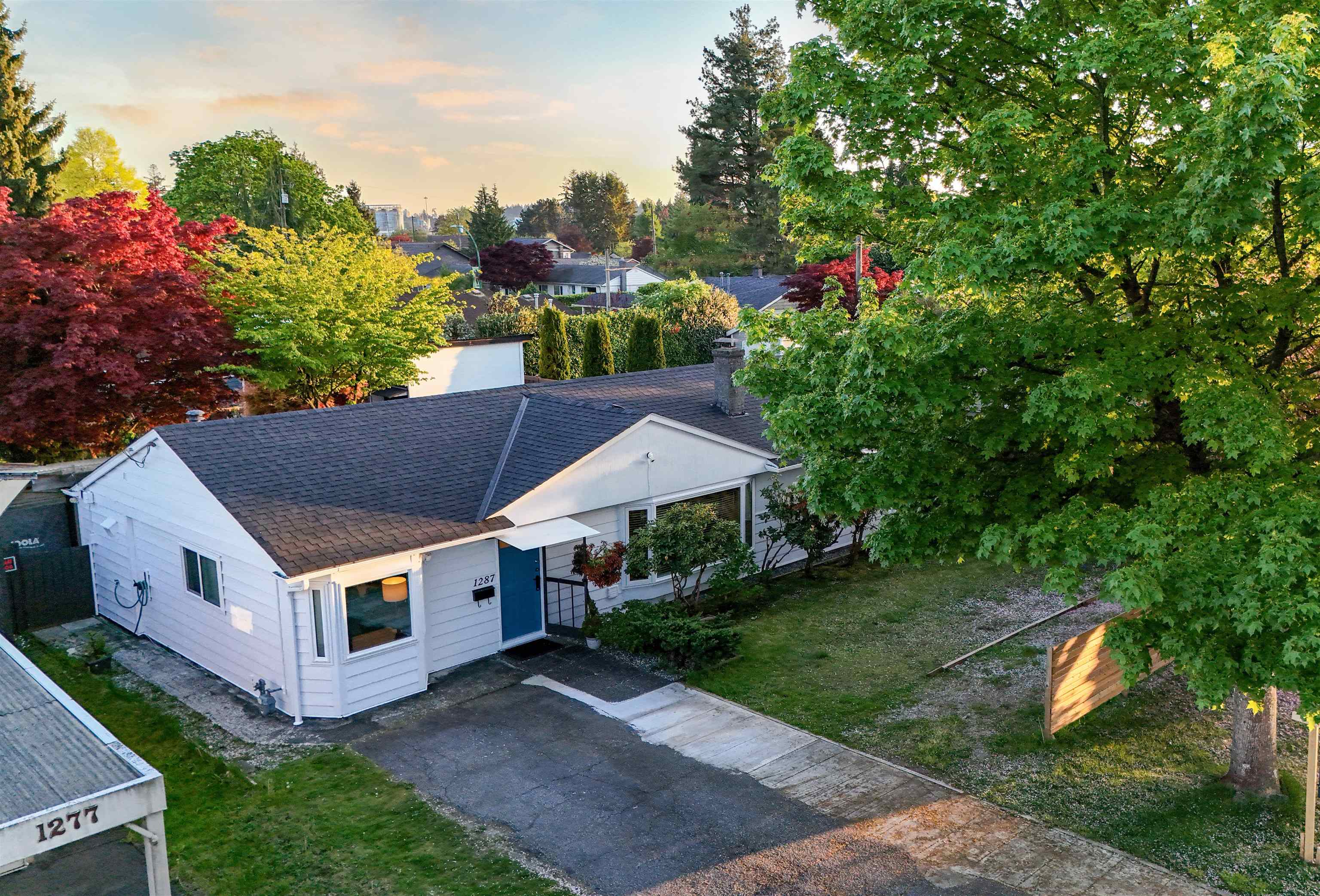 1287 W 15th Street, North Vancouver, BC V7P 1N1