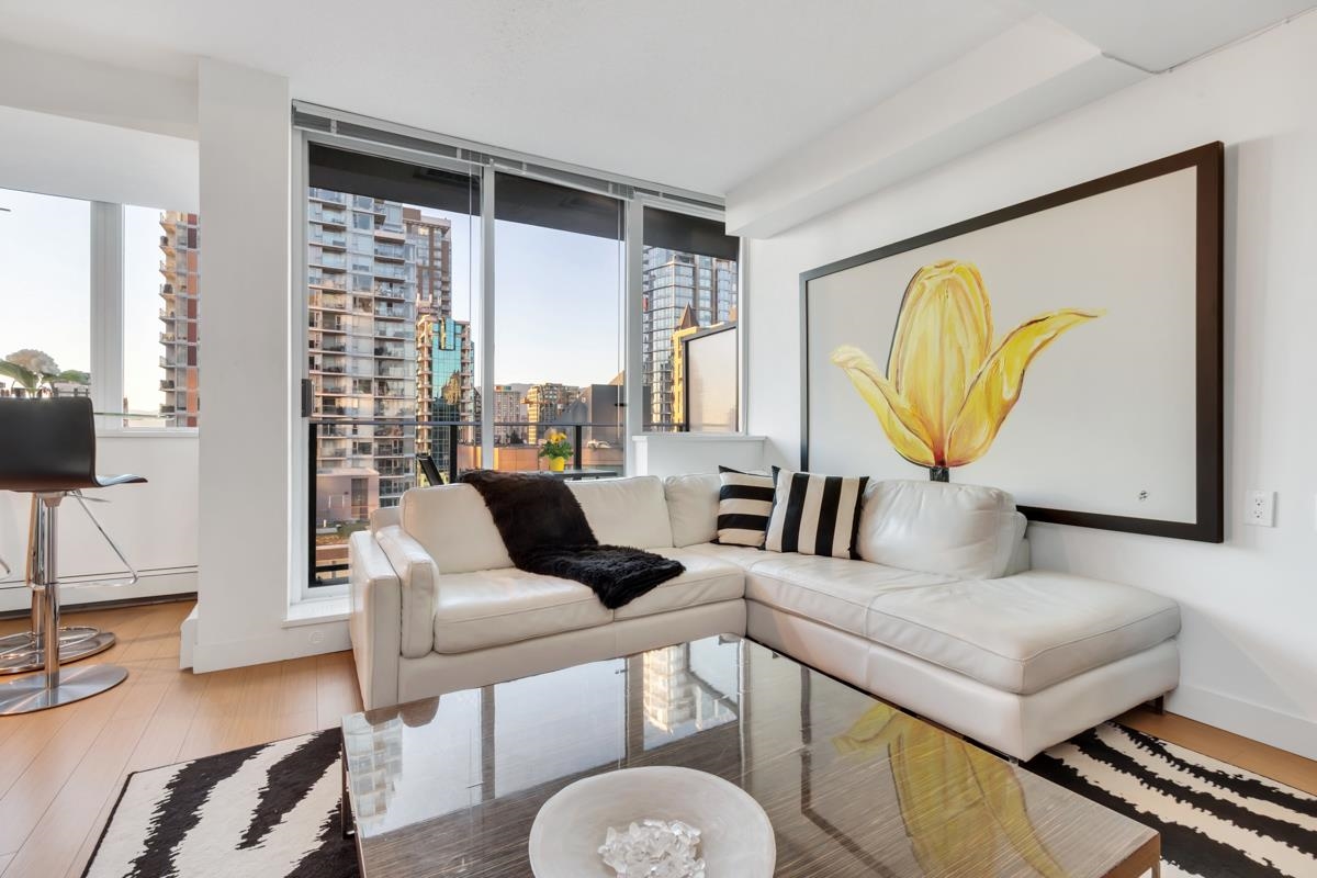 1325 Rolston Street #1513, Vancouver, BC V6B 0M2