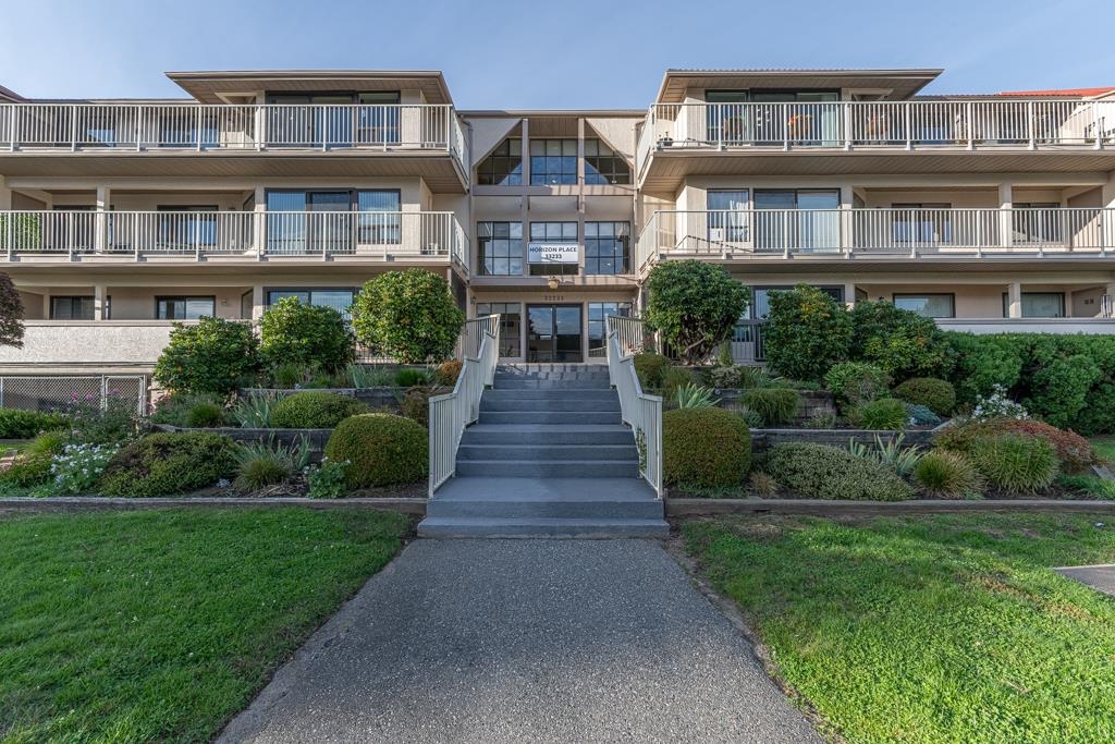 33233 Bourquin Crescent East #207, Abbotsford, BC V2S 1Y2