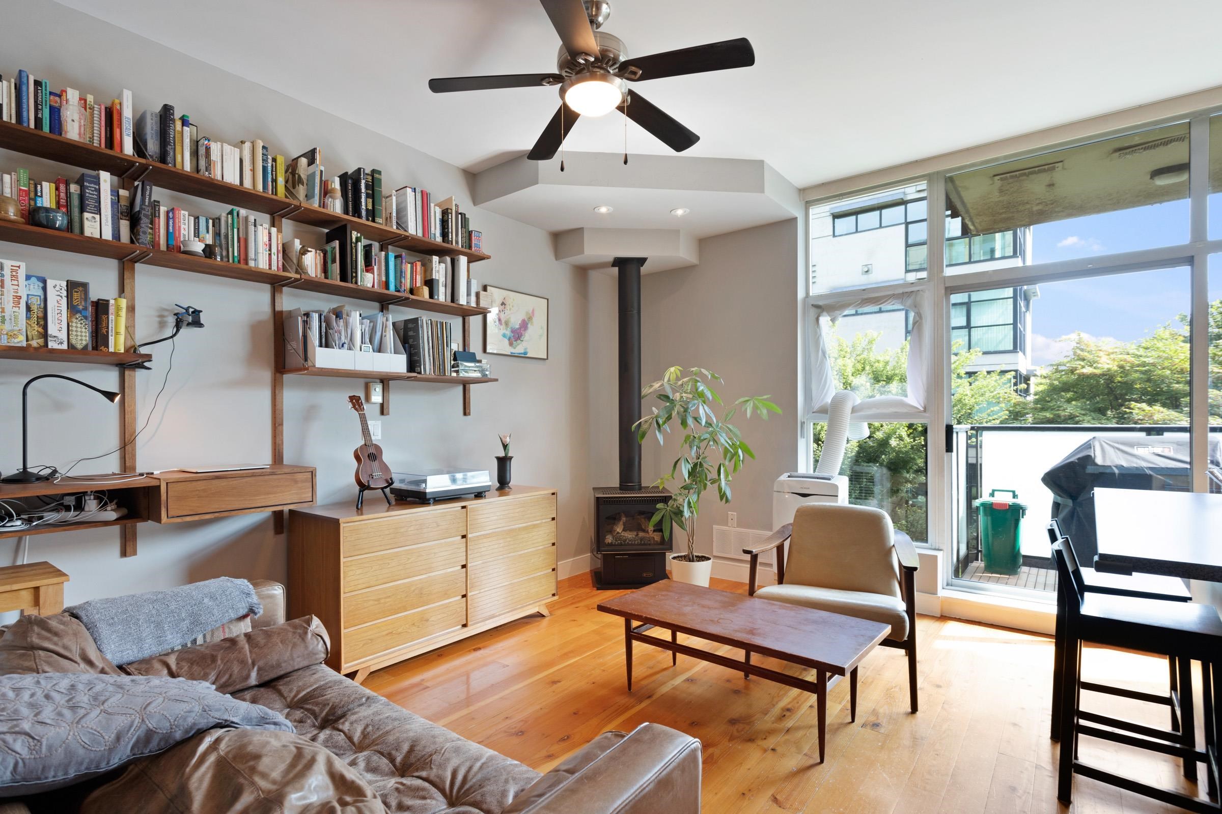 8988 Hudson Street #213, Vancouver, BC V6P 6Z1