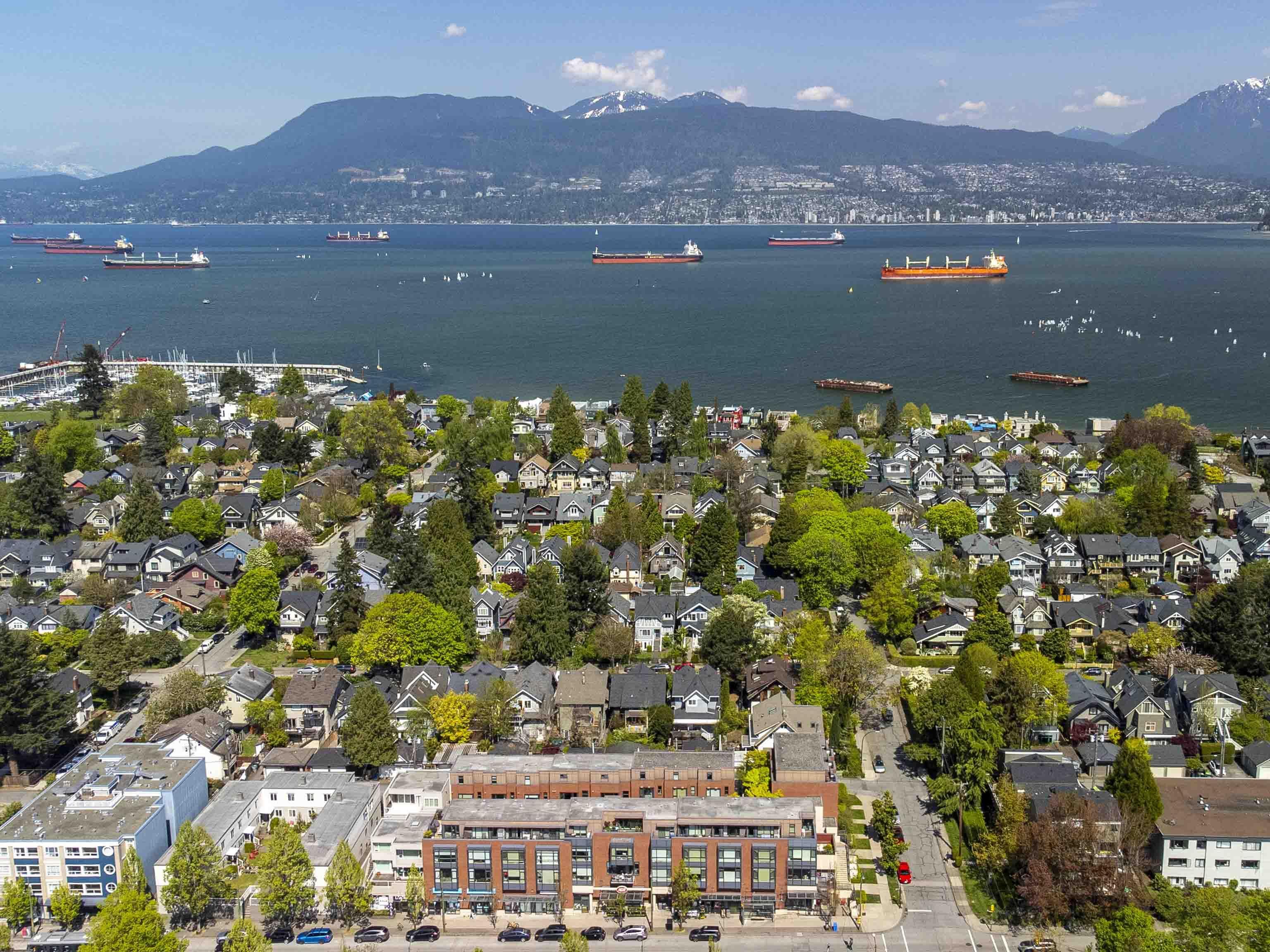 1961 Collingwood Street #215, Vancouver, BC V6R 3K6
