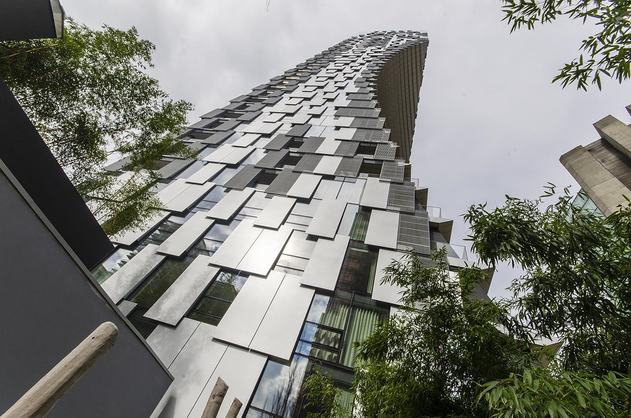 1568 Alberni St #2205, Vancouver, BC V6G 0E3