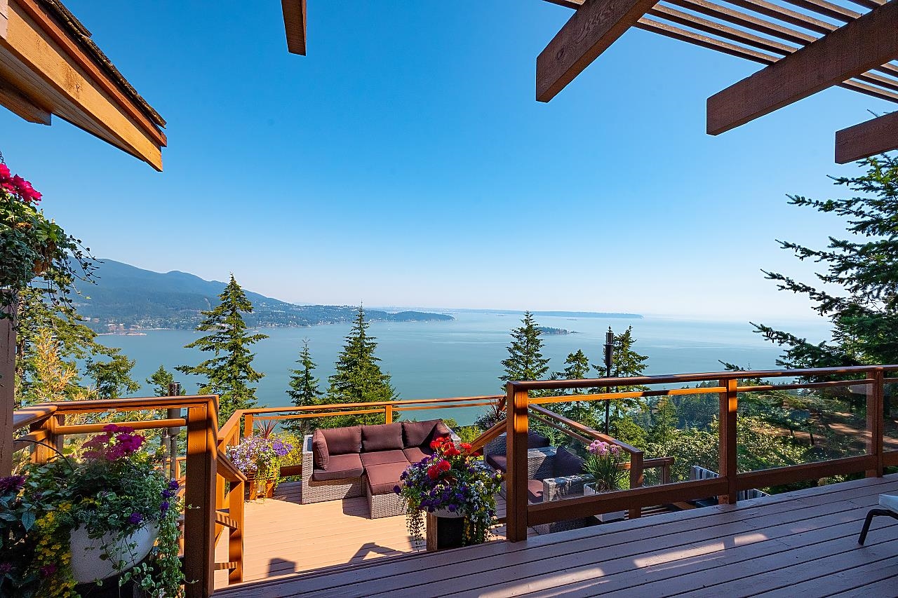 941 Valhalla Place, Bowen Island, BC V0N 1G2
